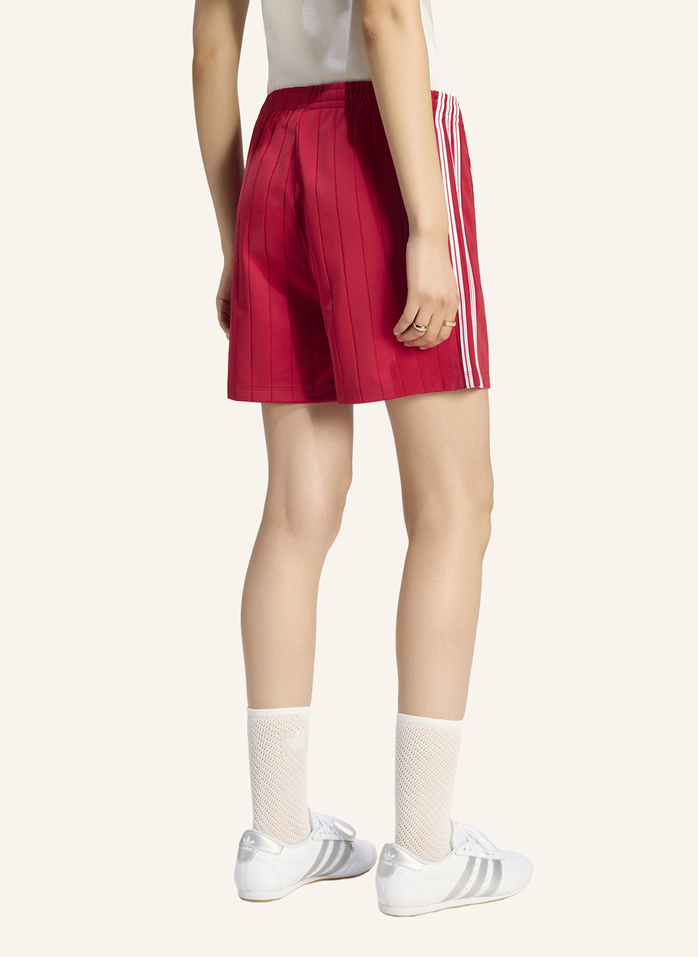 adidas Originals PINSTRIPE FIREBIRD SHORTS: ROT/ WEISS