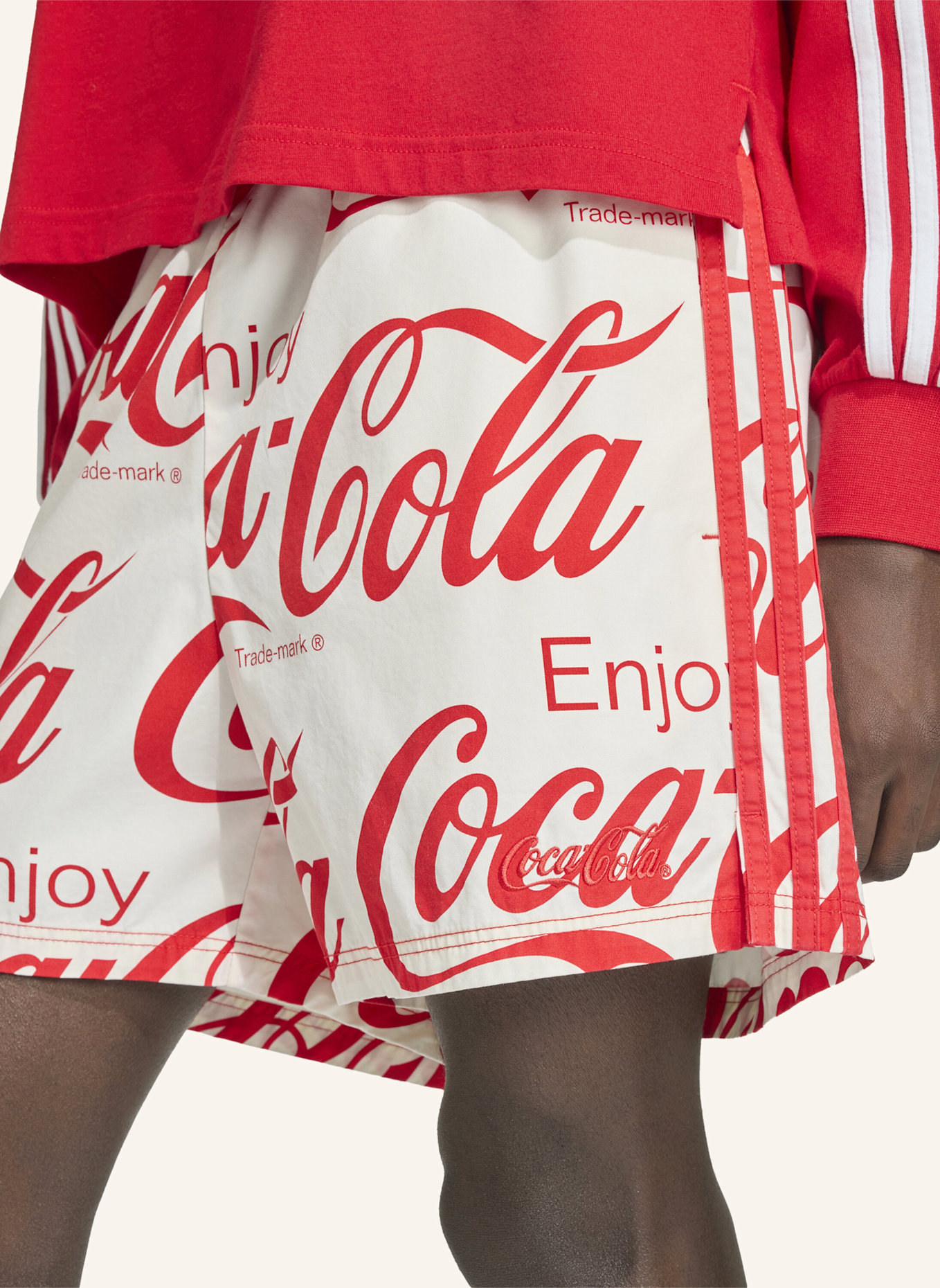 adidas Originals ADIDAS X COCA-COLA CLASSIC SPORT BAUMWOLLSHORTS: WEISS