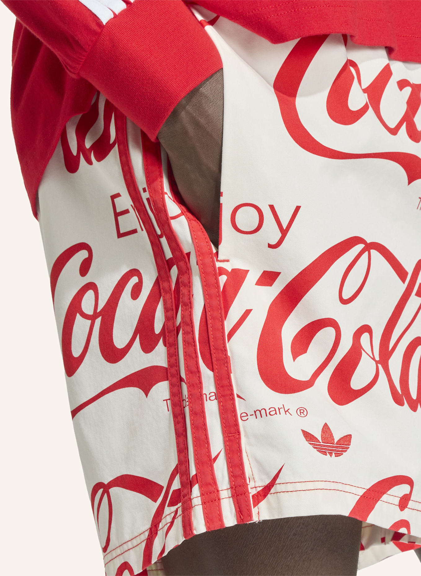 adidas Originals ADIDAS X COCA-COLA CLASSIC SPORT BAUMWOLLSHORTS: WEISS