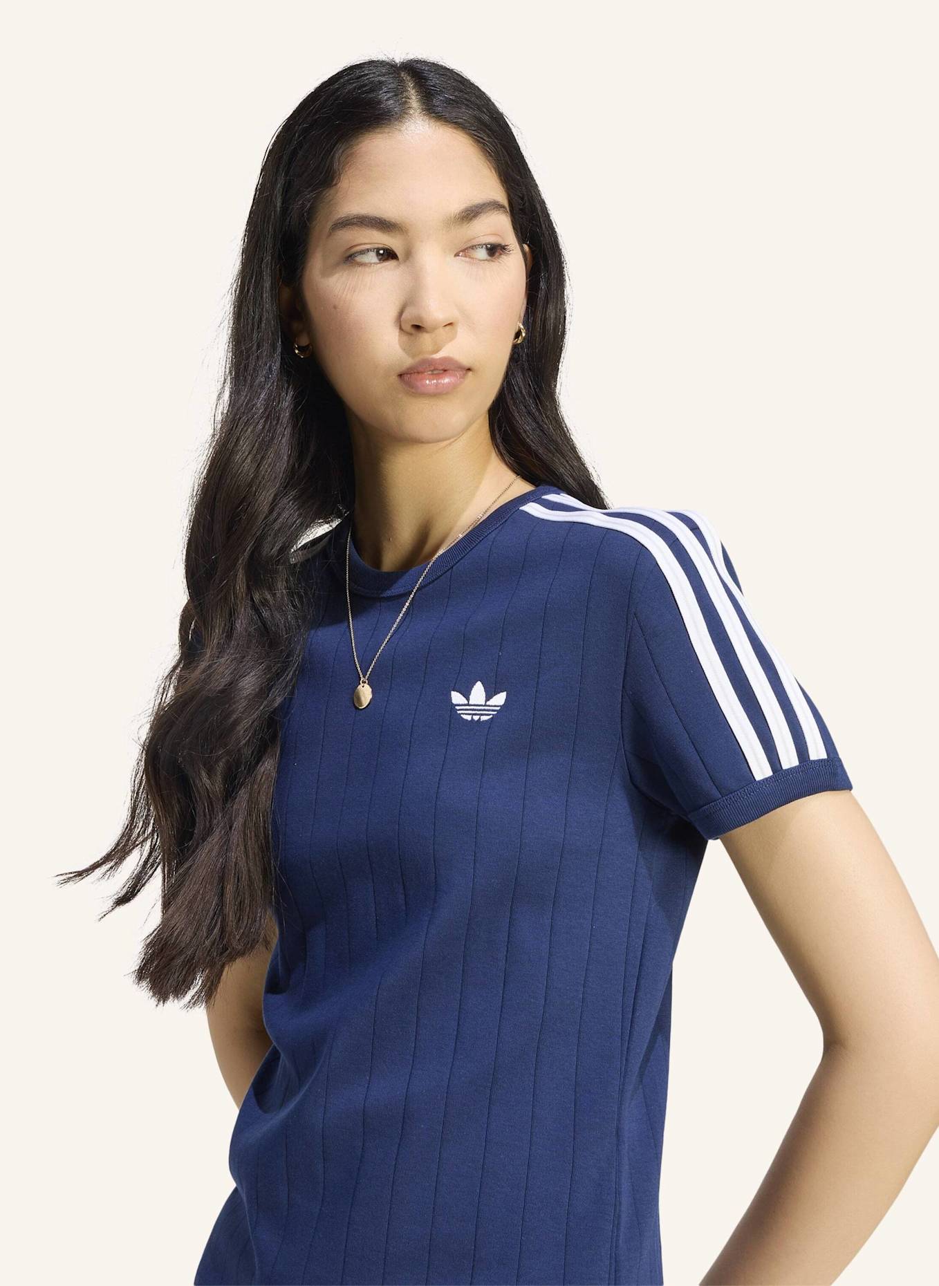 adidas Originals T-SHIRT, SCHMAL GESCHNITTEN, NADELSTREIFEN: BLAU/ WEISS/ GRAU
