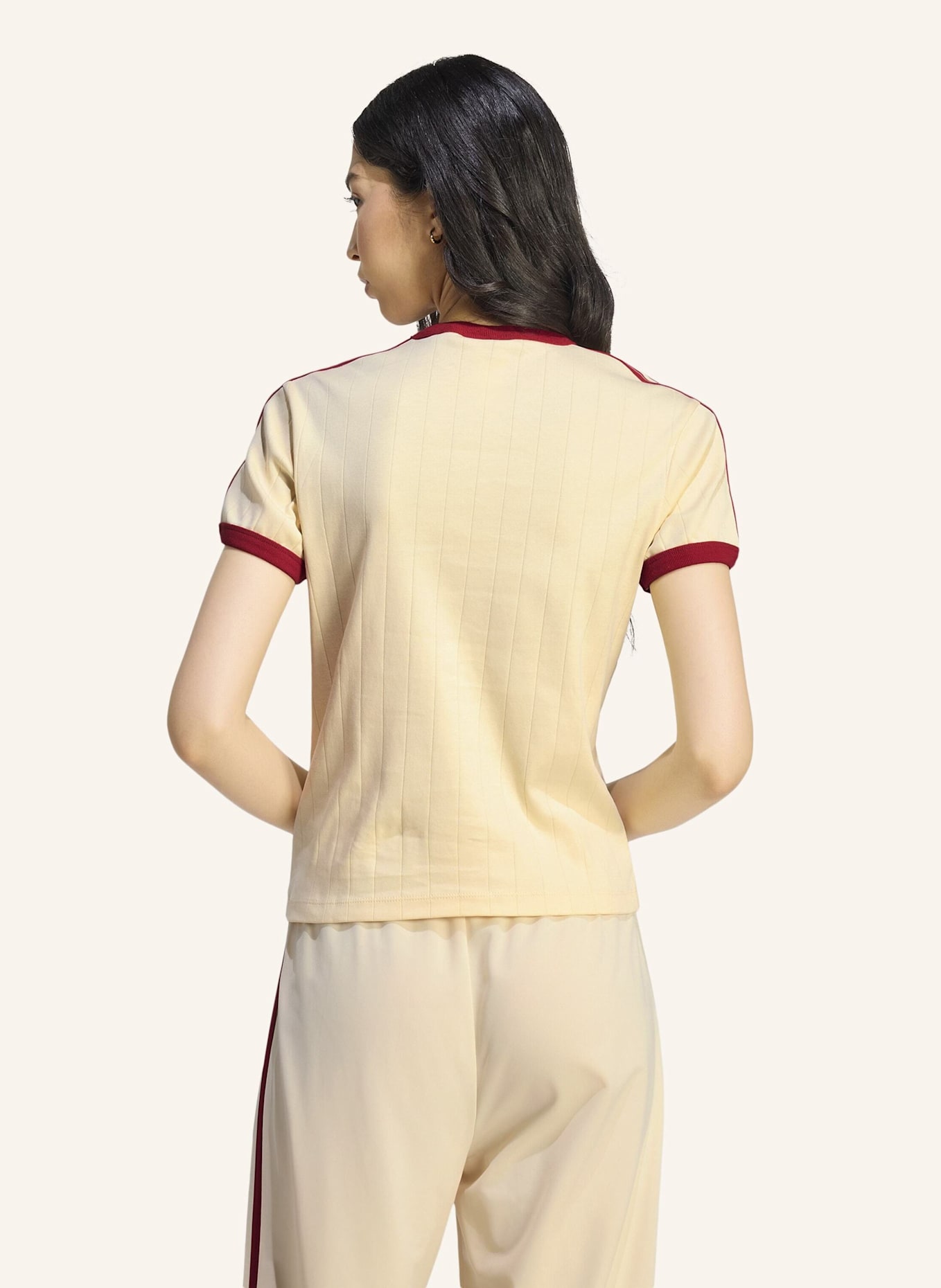 adidas Originals T-SHIRT, SCHMAL GESCHNITTEN, NADELSTREIFEN: CREME/ ROT