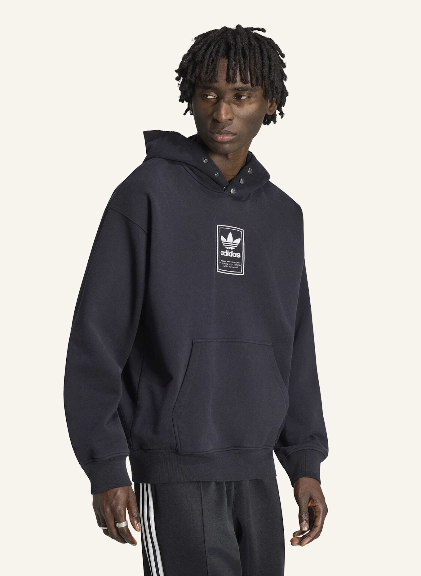 adidas Originals ELEVATED GFX HOODIE: SCHWARZ