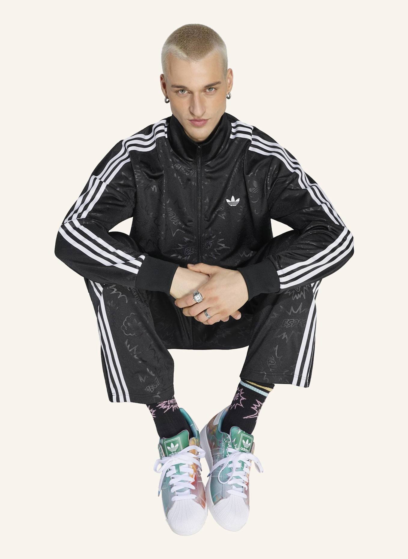 adidas Originals LOVE UNITES FB TT ORIGINALS JACKE: SCHWARZ