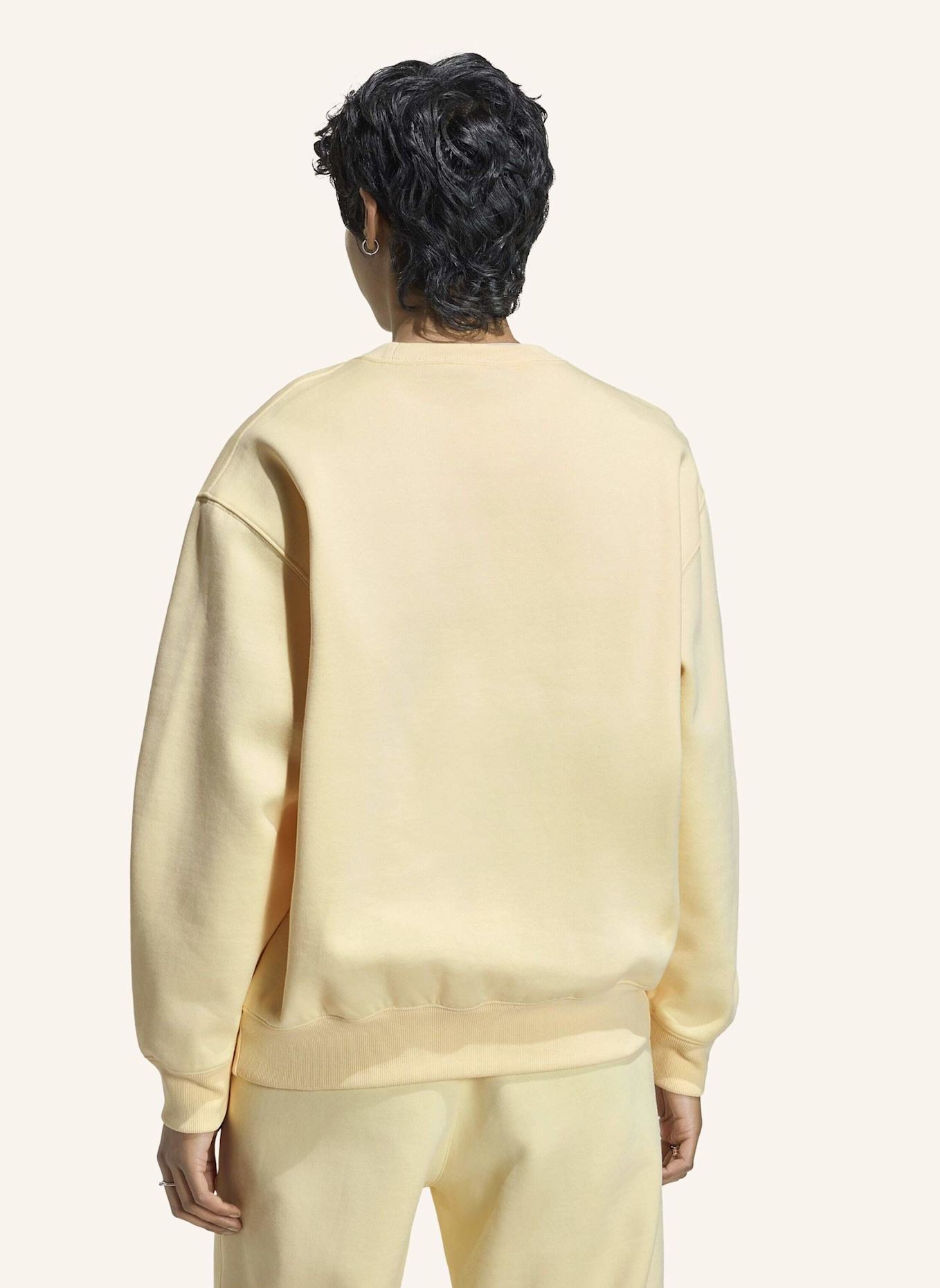 adidas Originals ESSENTIALS CREW LONG FLEECE OS SWEATSHIRT: CREME