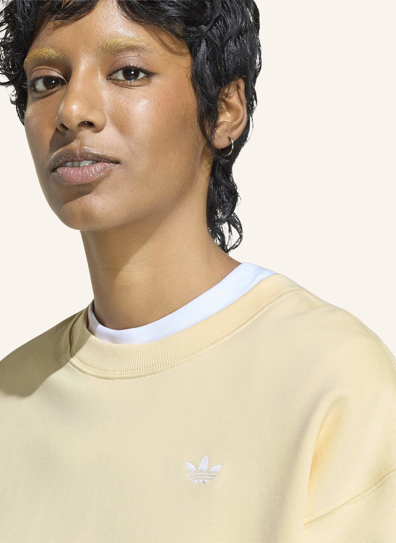 adidas Originals ESSENTIALS CREW LONG FLEECE OS SWEATSHIRT: CREME