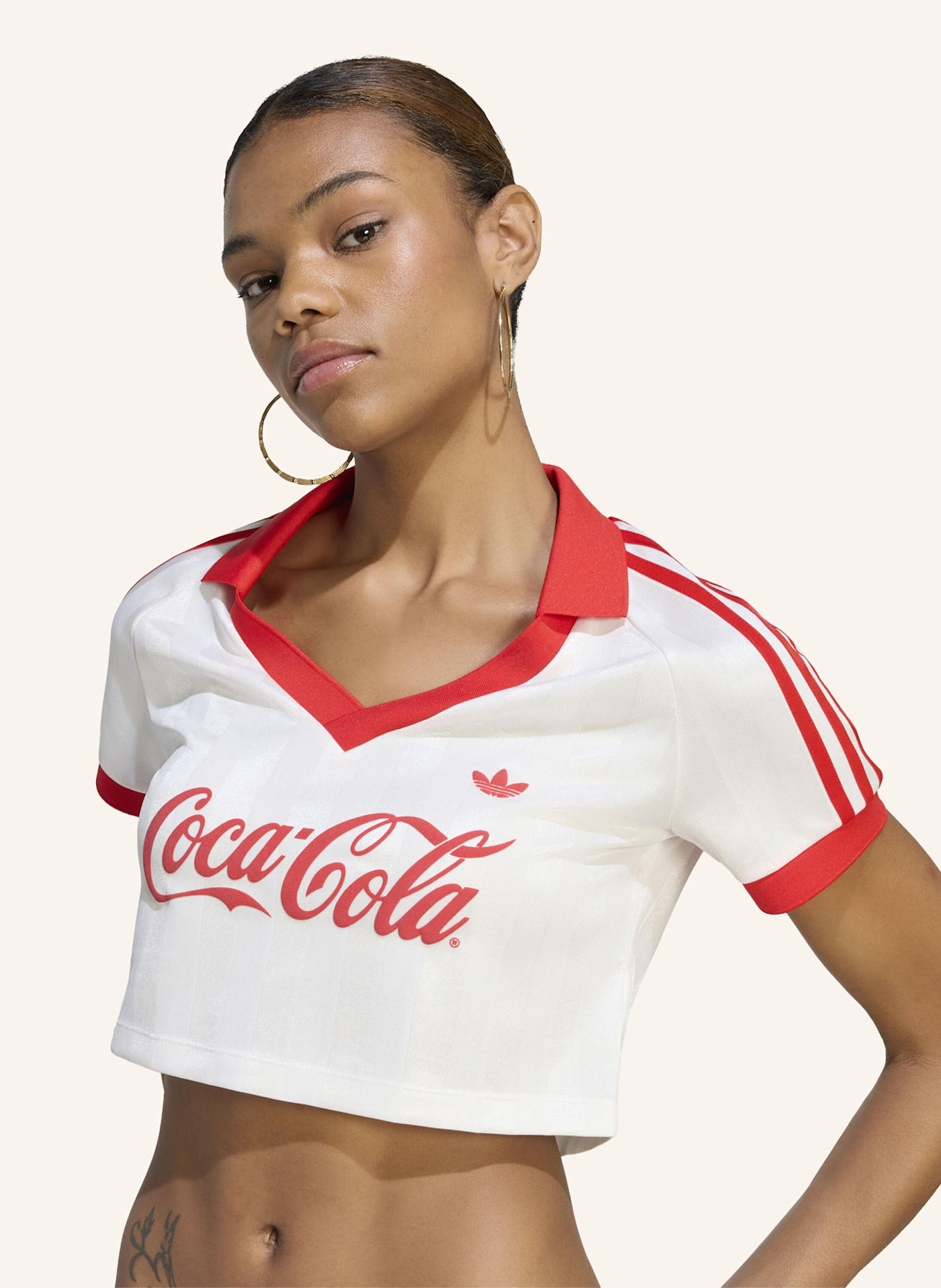 adidas Originals ADIDAS X COCA-COLA TRIKOT, KÜRZER GESCHNITTEN: WEISS