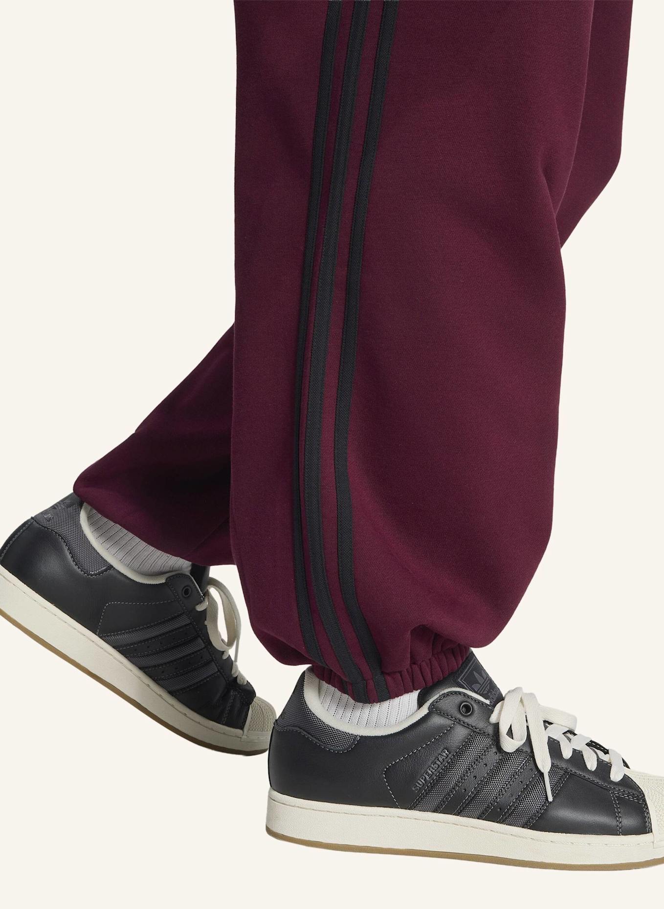 adidas Originals ADIDAS ADICOLOR 3-STREIFEN JOGGINGHOSE MIT BÜNDCHEN: ROT