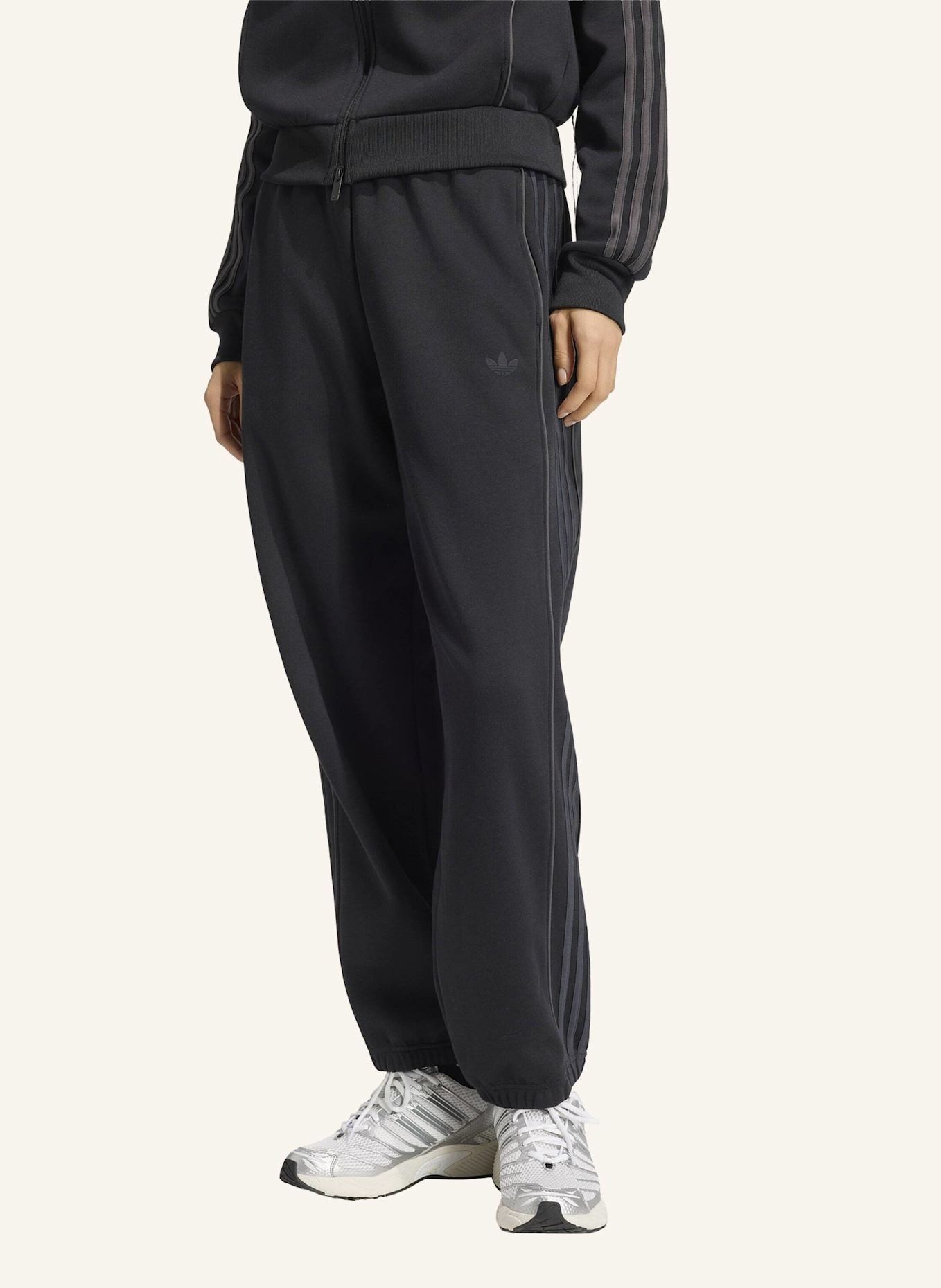 adidas Originals TRAININGSHOSE: SCHWARZ/ GRAU