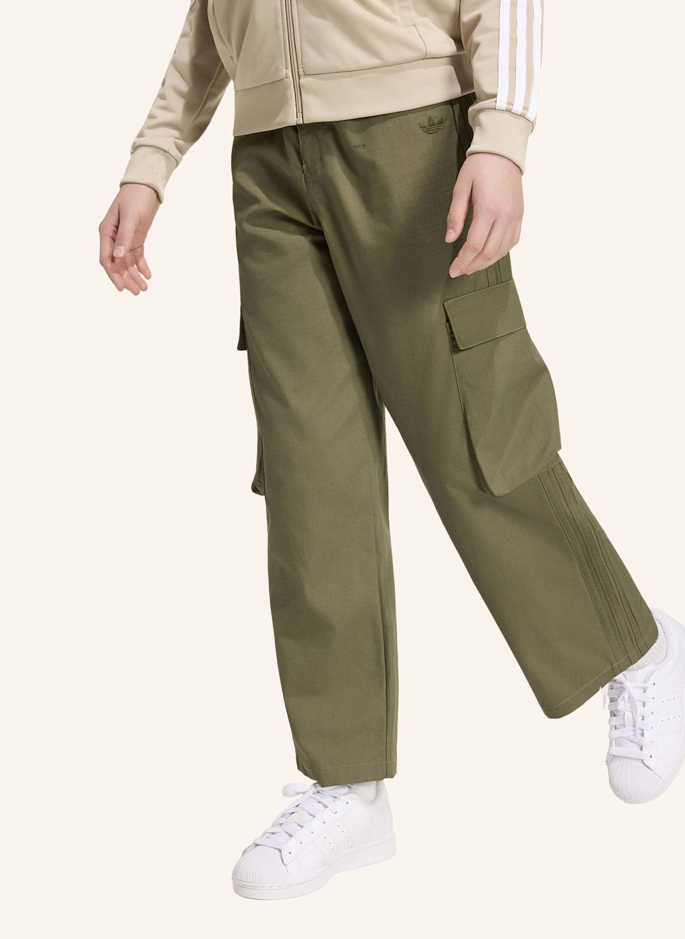 adidas Originals CARGOHOSE, OVERSIZE, RIPSTOP: GRÜN