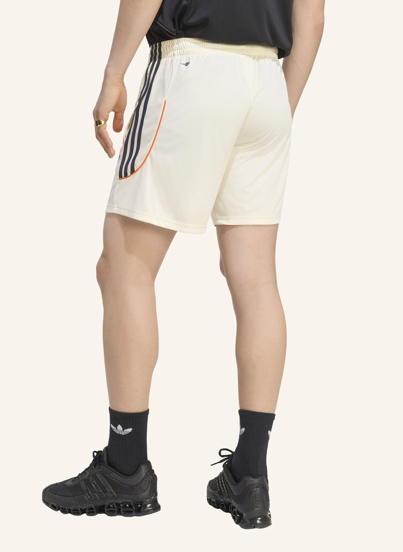 adidas Originals TEAMGEIST 26 SHORTS: WEISS