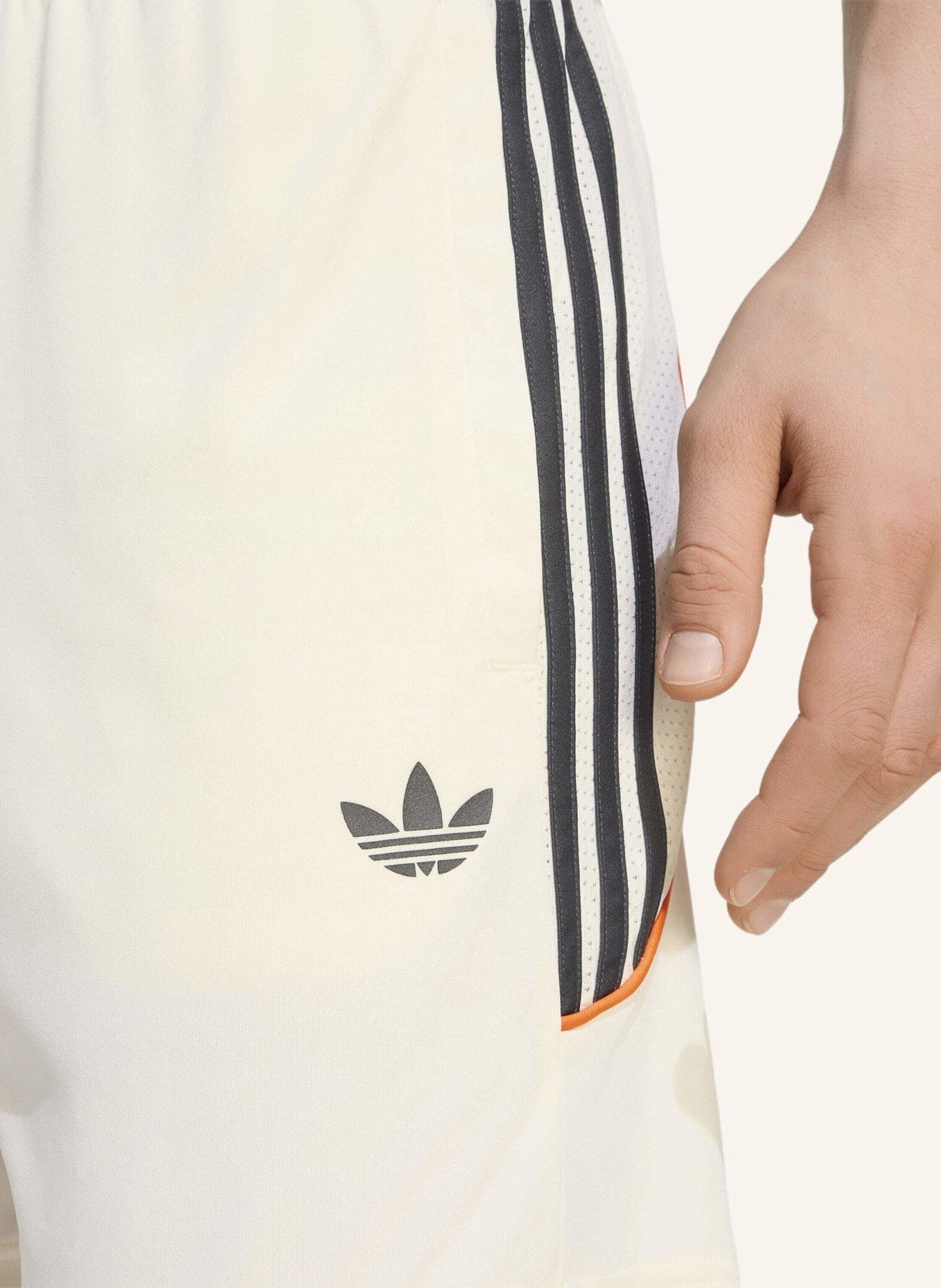 adidas Originals TEAMGEIST 26 SHORTS: WEISS