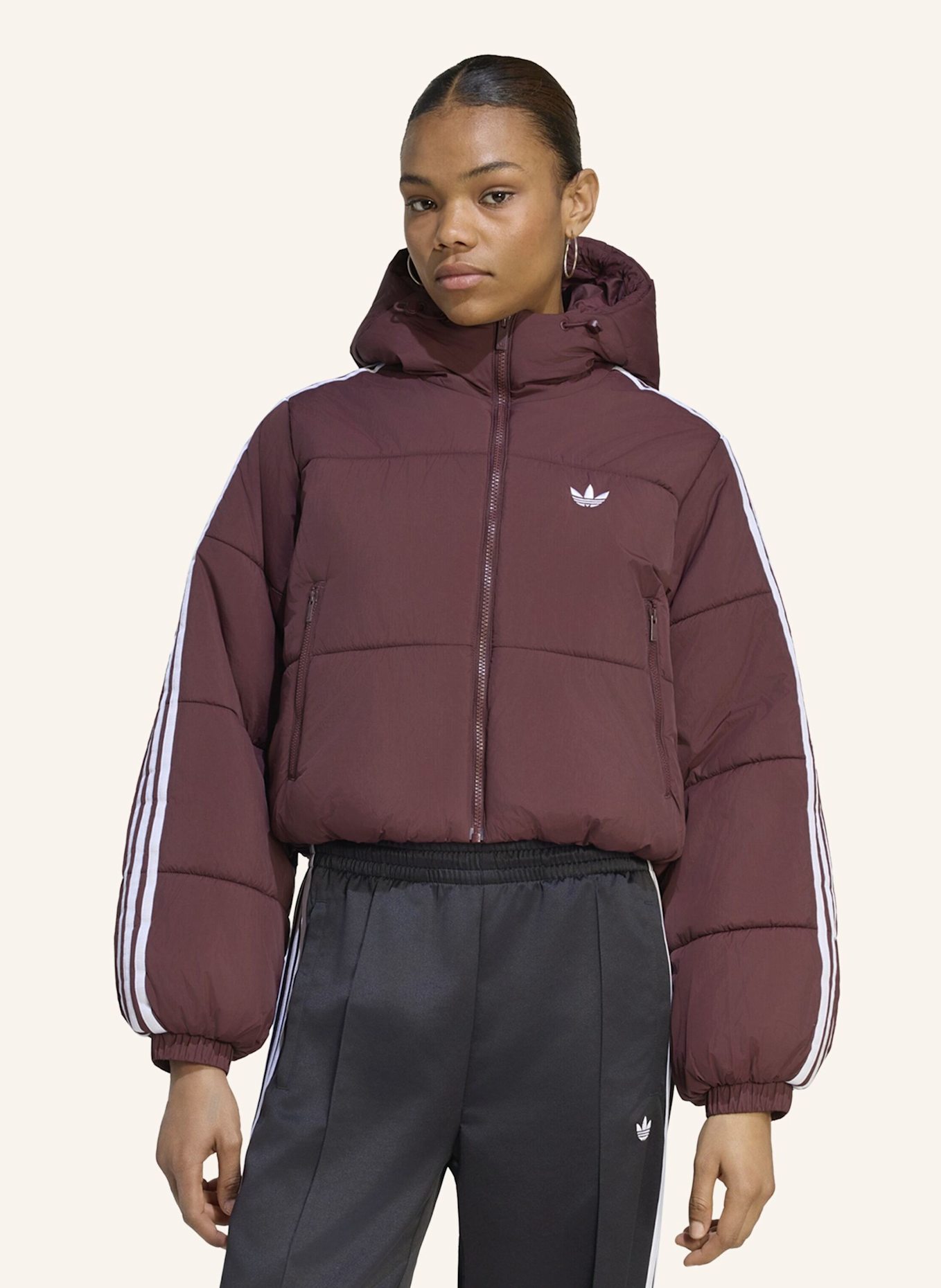 adidas Originals ADICOLOR PUFFER JACKE, KÜRZER GESCHNITTEN, KAPUZE: ROT