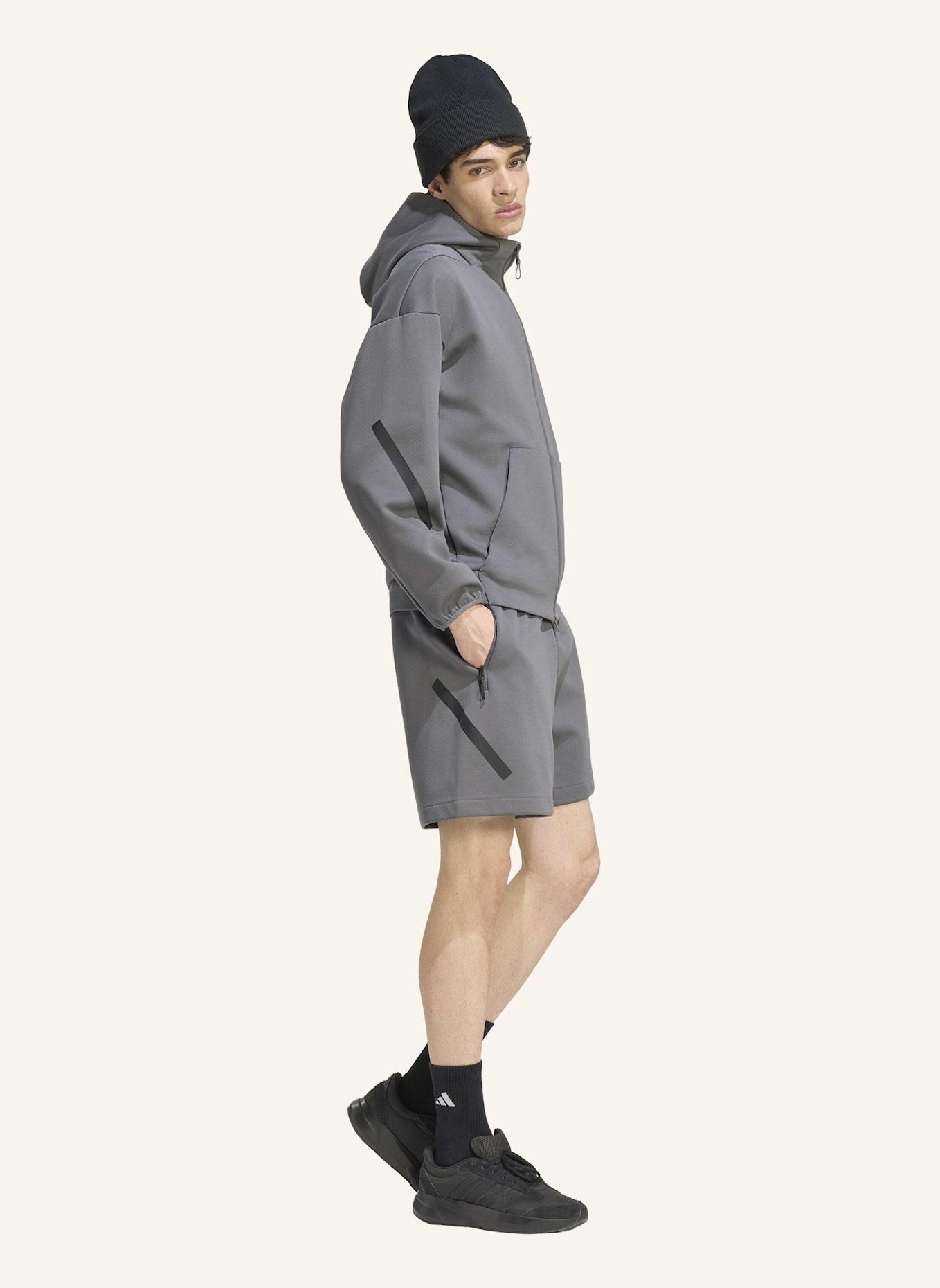 adidas ADIDAS Z.N.E. SHORTS: GRAU
