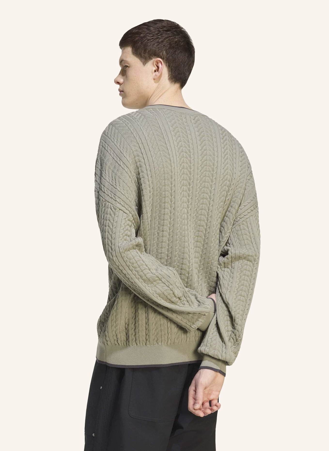 adidas Originals PULLOVER, GESTRICKT, V-AUSSCHNITT, ZOPFMUSTER: SILBER