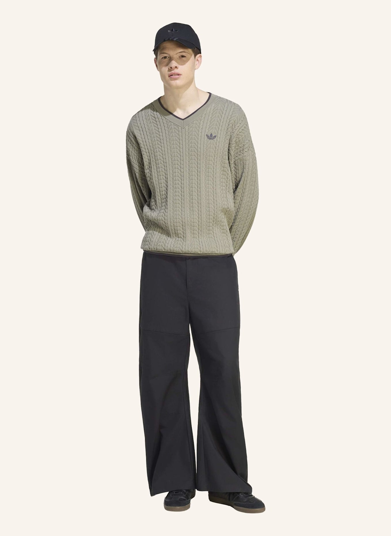 adidas Originals PULLOVER, GESTRICKT, V-AUSSCHNITT, ZOPFMUSTER: SILBER