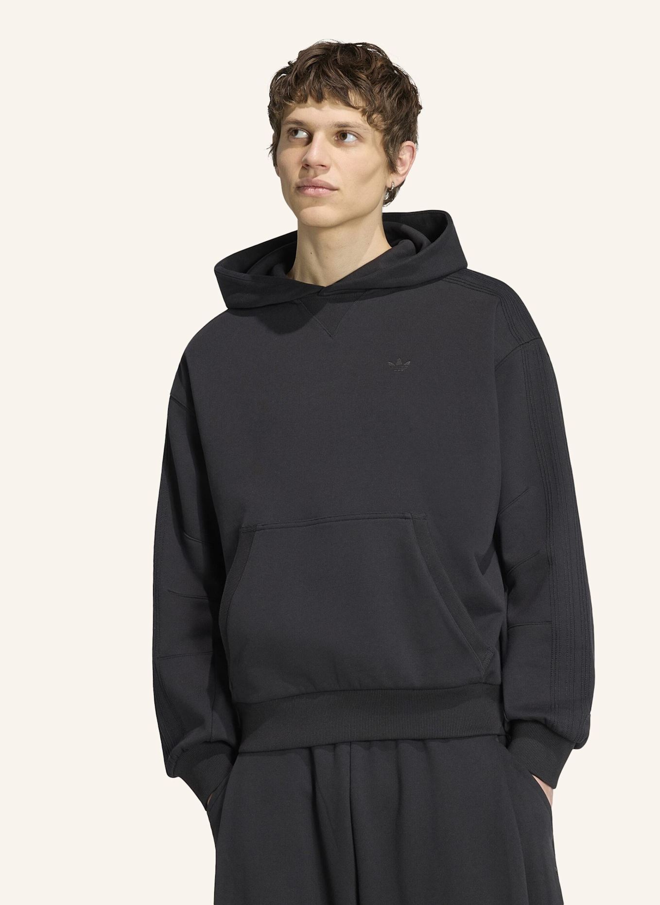 adidas Originals PREMIUM ESSENTIALS HOODIE: SCHWARZ