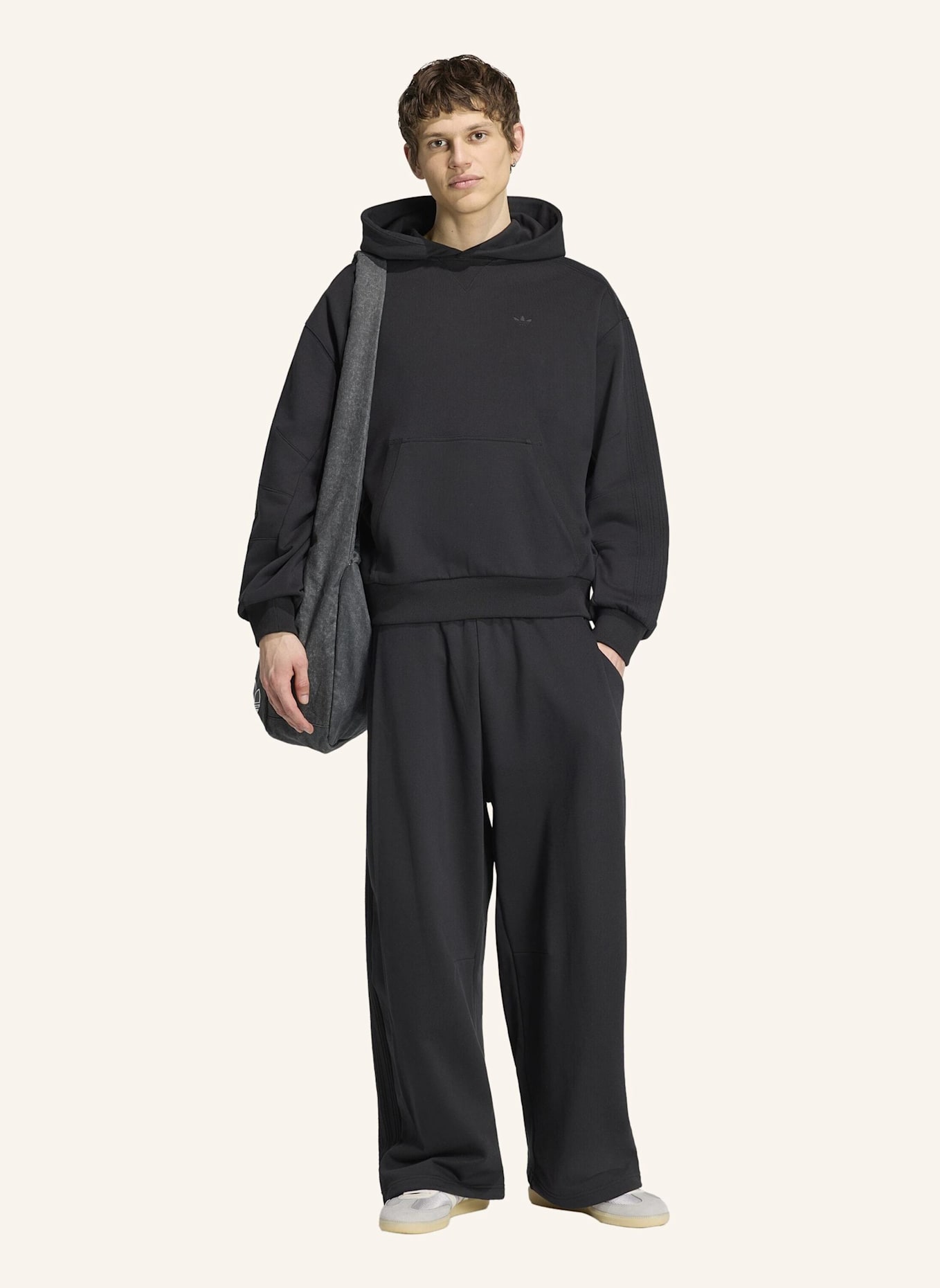 adidas Originals PREMIUM ESSENTIALS HOODIE: SCHWARZ