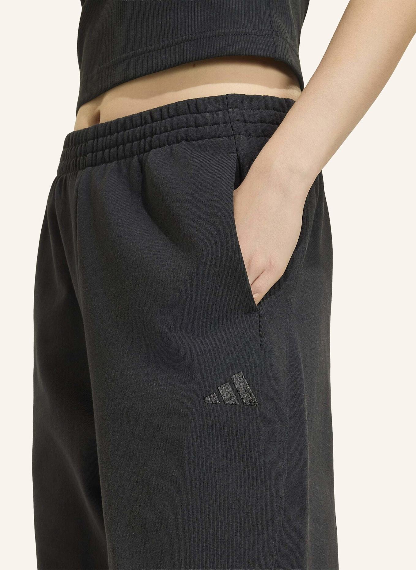 adidas ADIDAS KIT LOOSE HOSE, MIT BÜNDCHEN, KLEINES LOGO: SCHWARZ