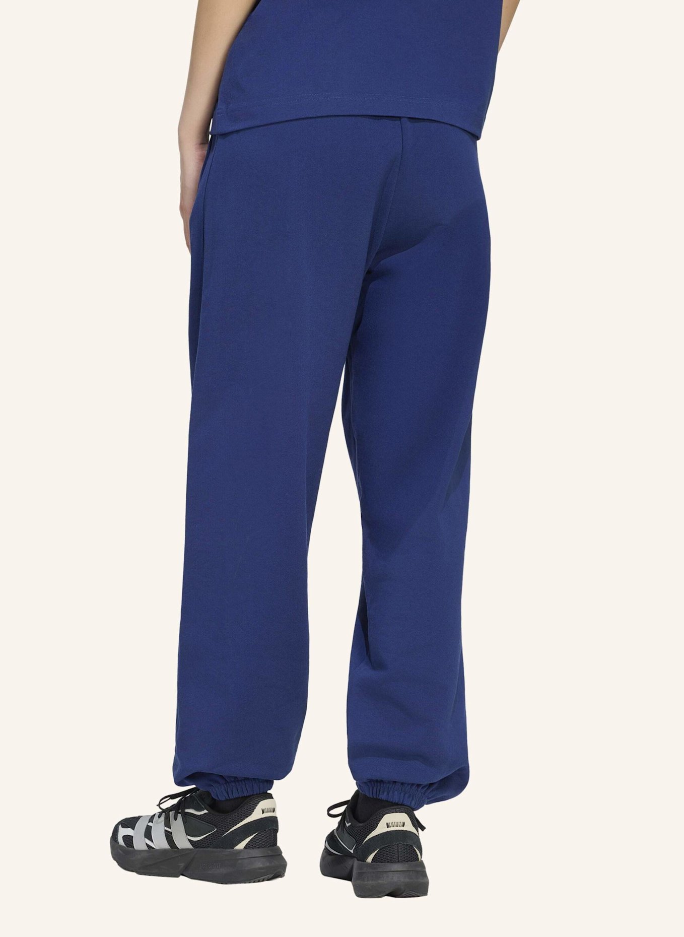 adidas ADIDAS KIT LOOSE HOSE, MIT BÜNDCHEN, KLEINES LOGO: BLAU