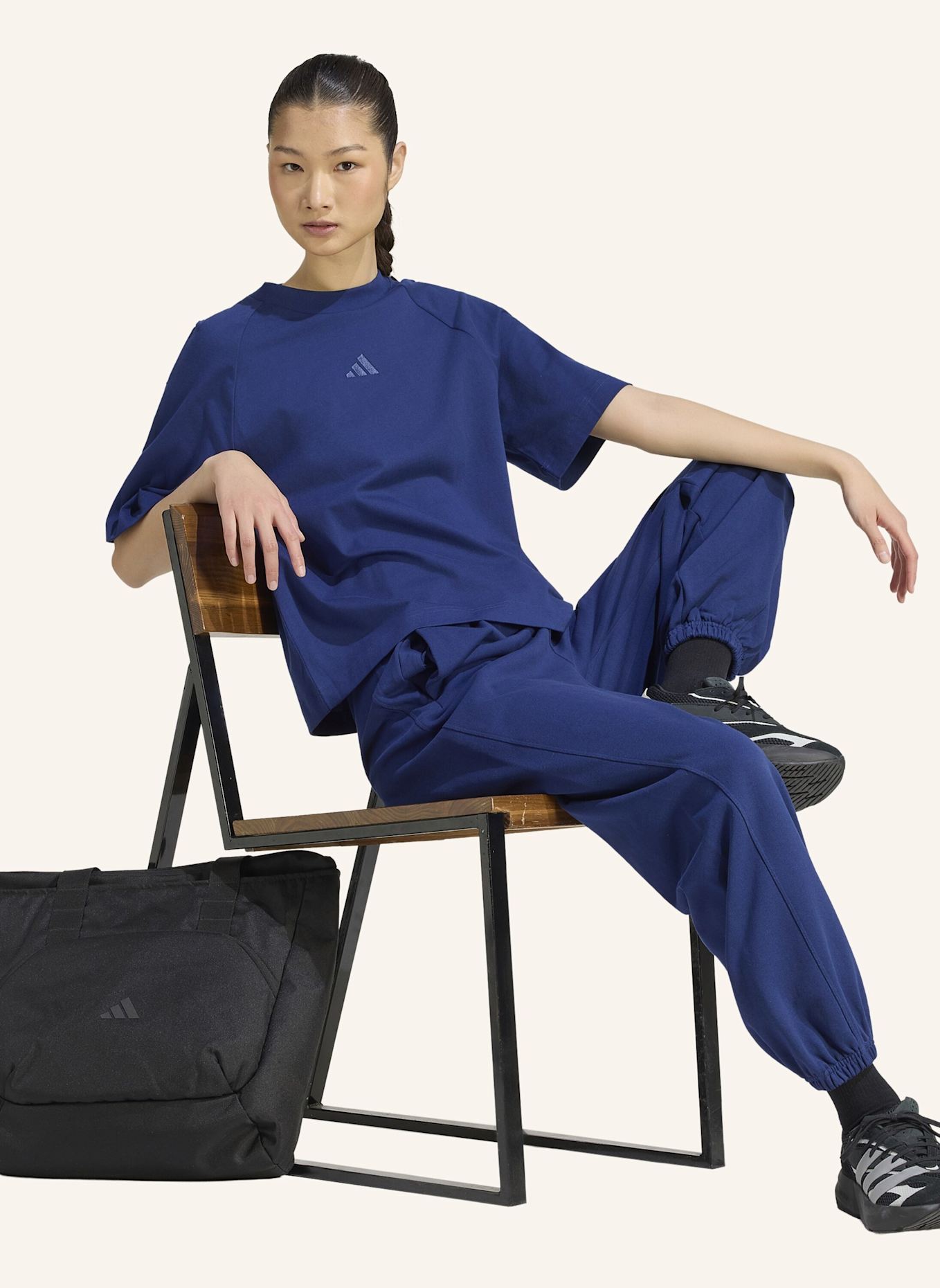 adidas ADIDAS KIT LOOSE HOSE, MIT BÜNDCHEN, KLEINES LOGO: BLAU