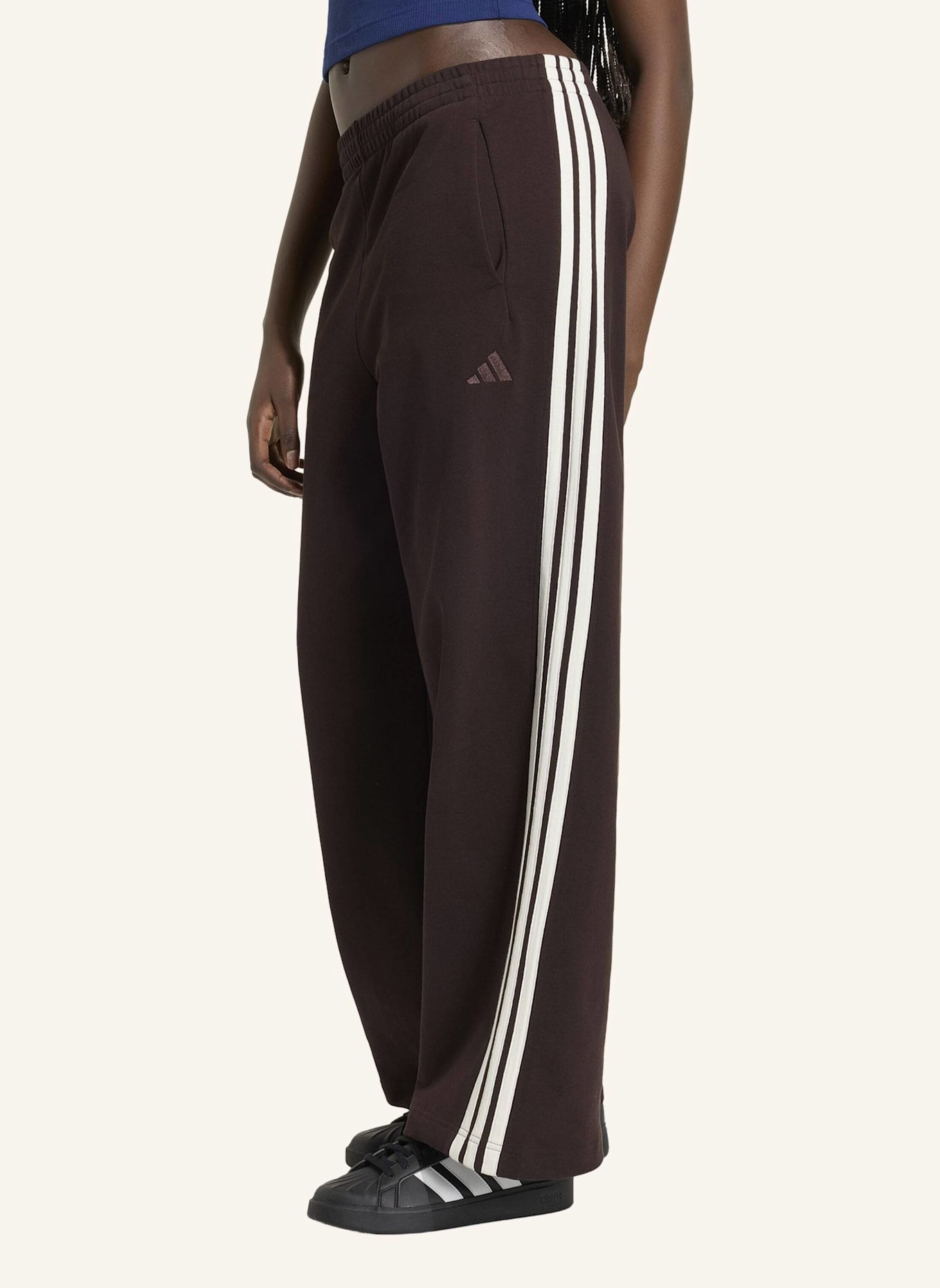 adidas ADIDAS KIT 3-STREIFEN WEITE HOSE: BRAUN/ WEISS