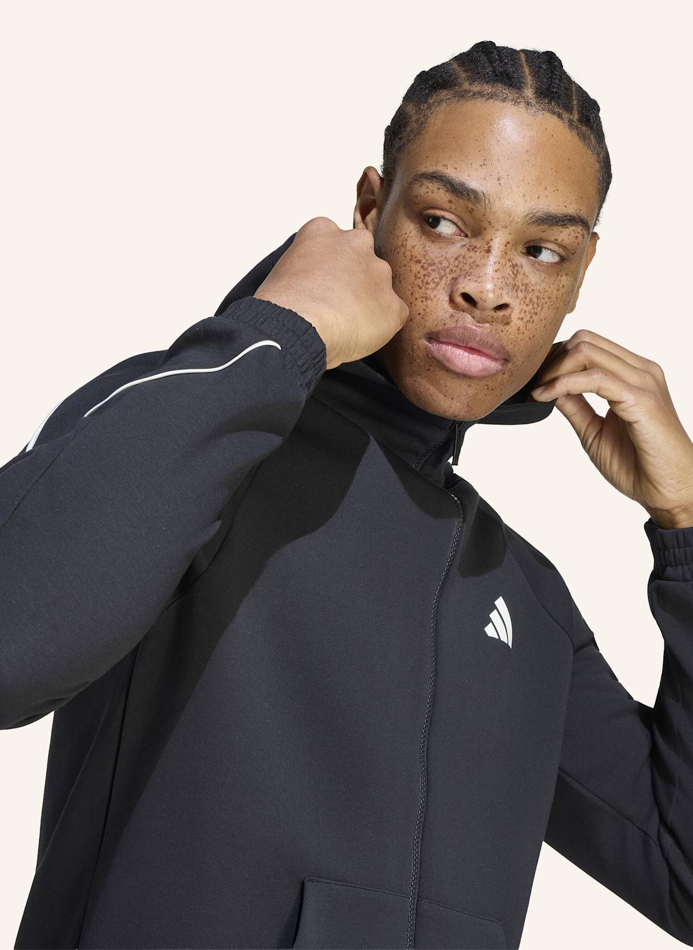 adidas STADIUM SMALL LOGO FULL-ZIP HOODIE: SCHWARZ