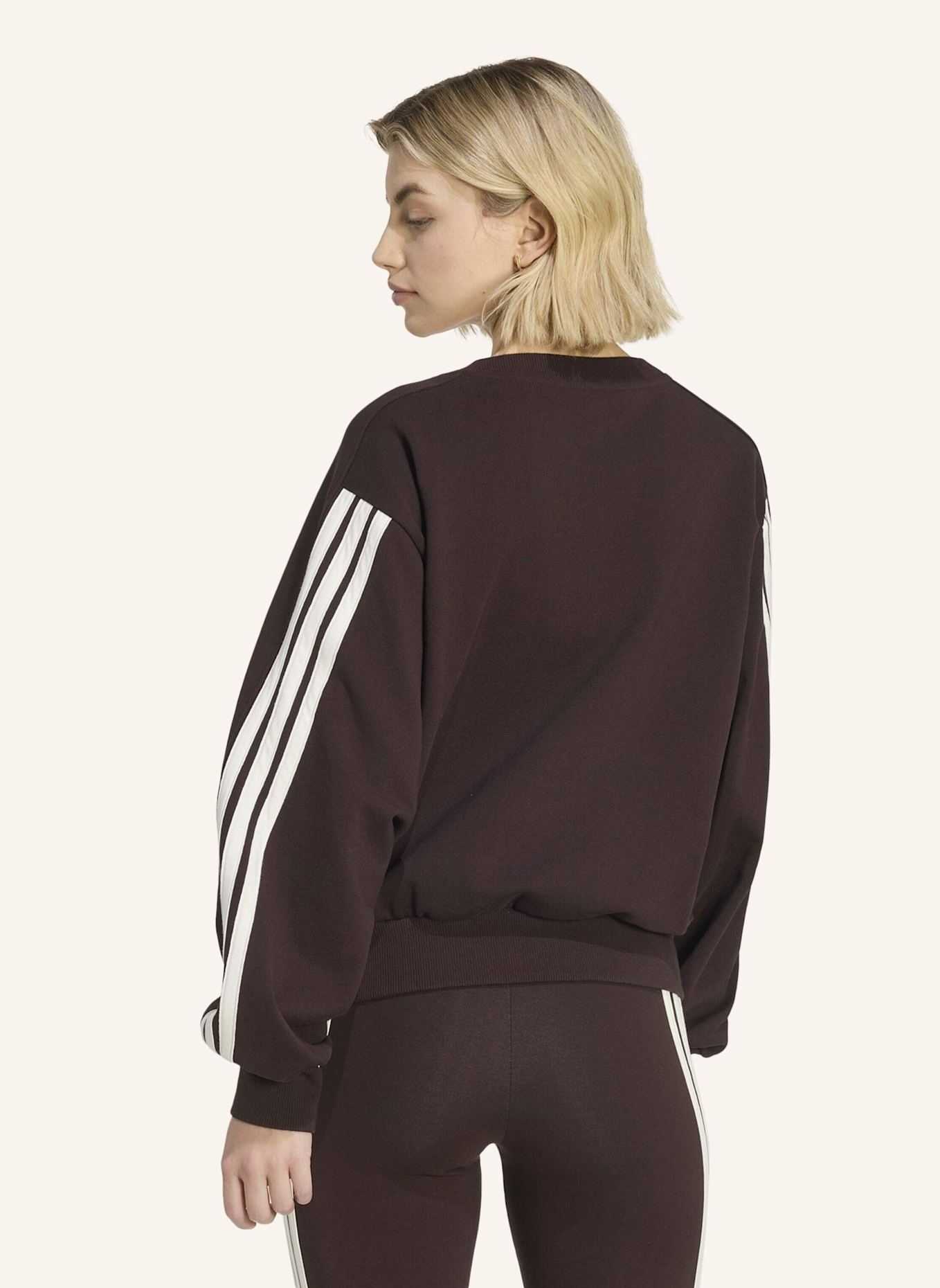 adidas ADIDAS KIT 3-STREIFEN SWEATSHIRT: BRAUN/ WEISS
