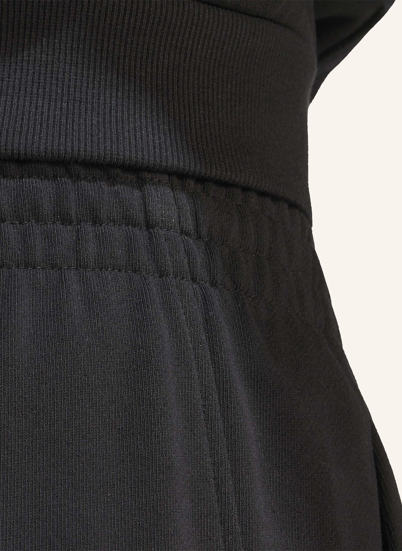 adidas ADIDAS KIT WEITE HOSE, KLEINES LOGO: SCHWARZ