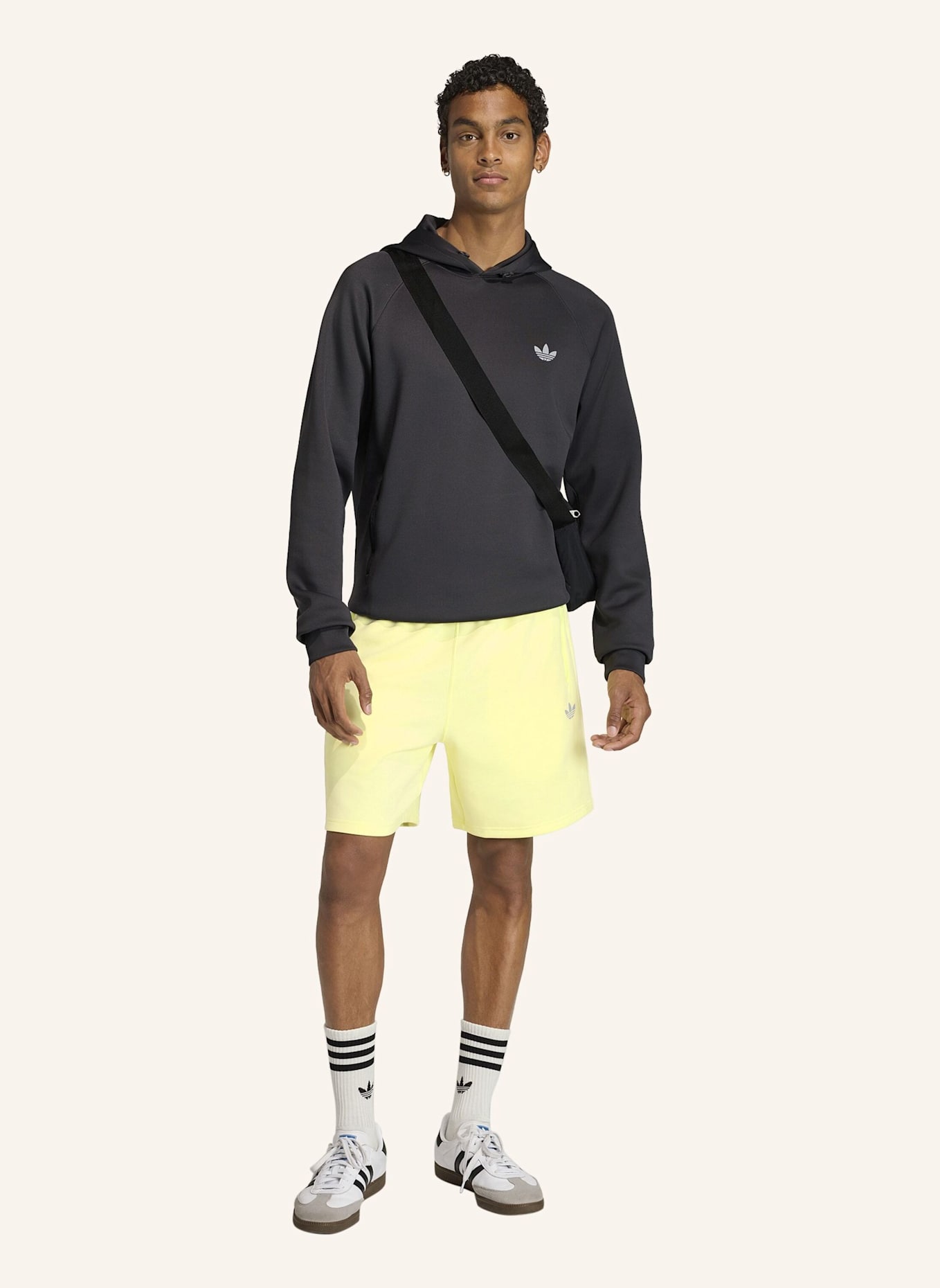 adidas Originals TREFOIL ESSENTIALS SPACER SHORTS: GELB