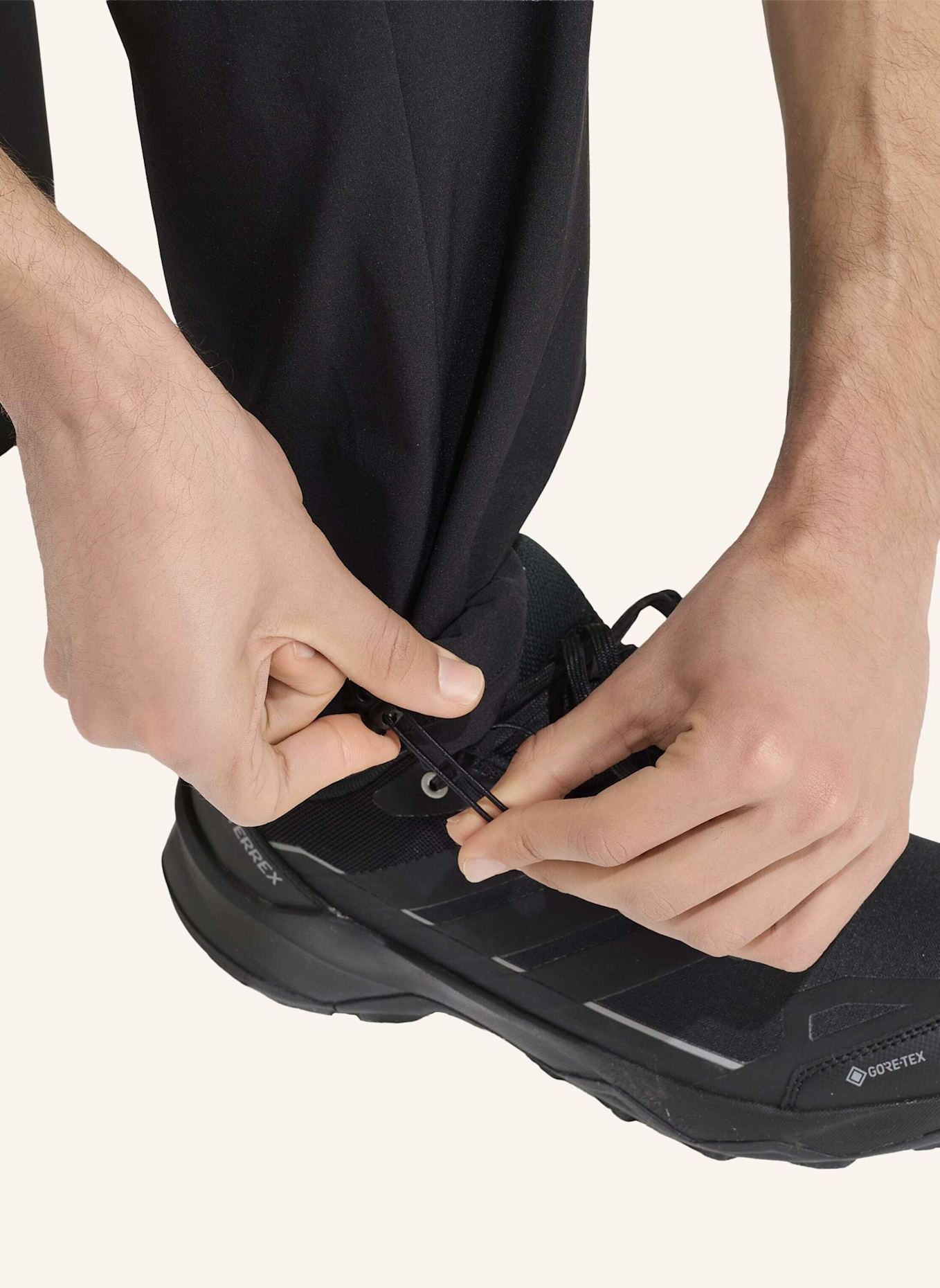 adidas TERREX TERREX MULTI ESSENTIALS STRETCH HOSE: SCHWARZ