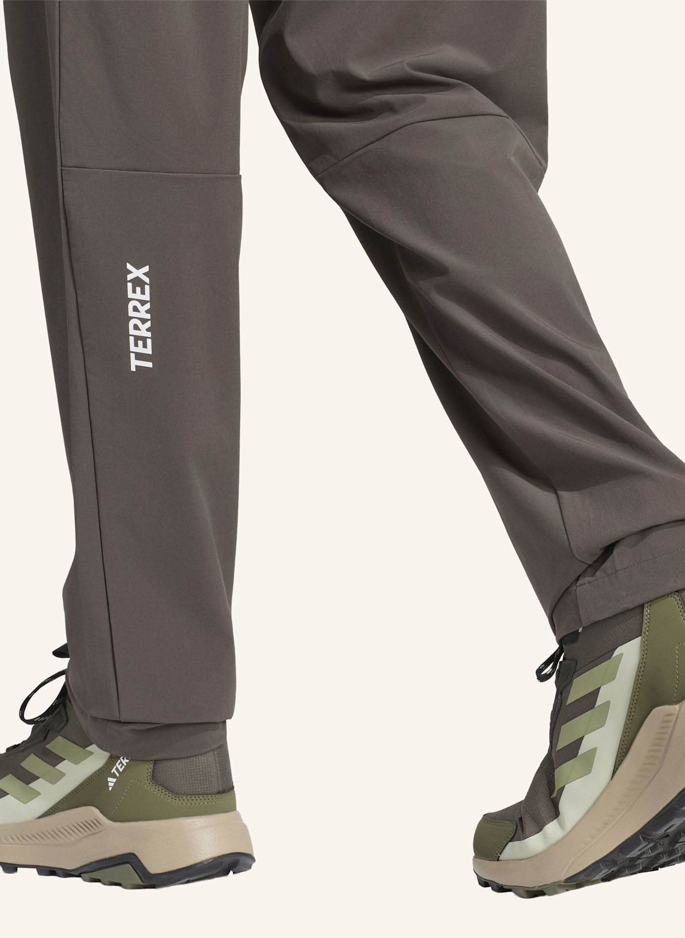 adidas TERREX TERREX MULTI ESSENTIALS STRETCH HOSE: GRÜN