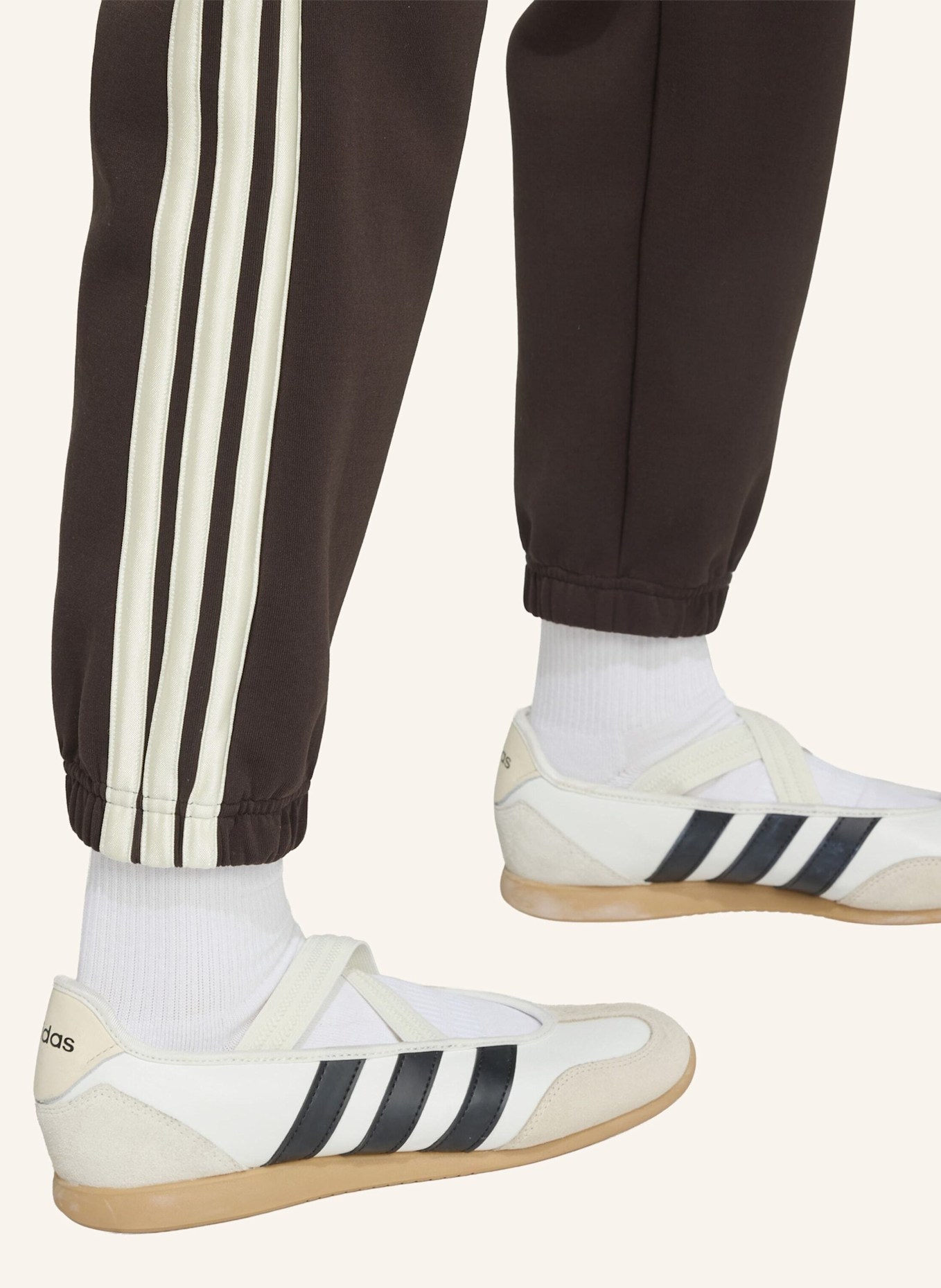 adidas STADIUM 3-STREIFEN REGULAR HOSE: BRAUN