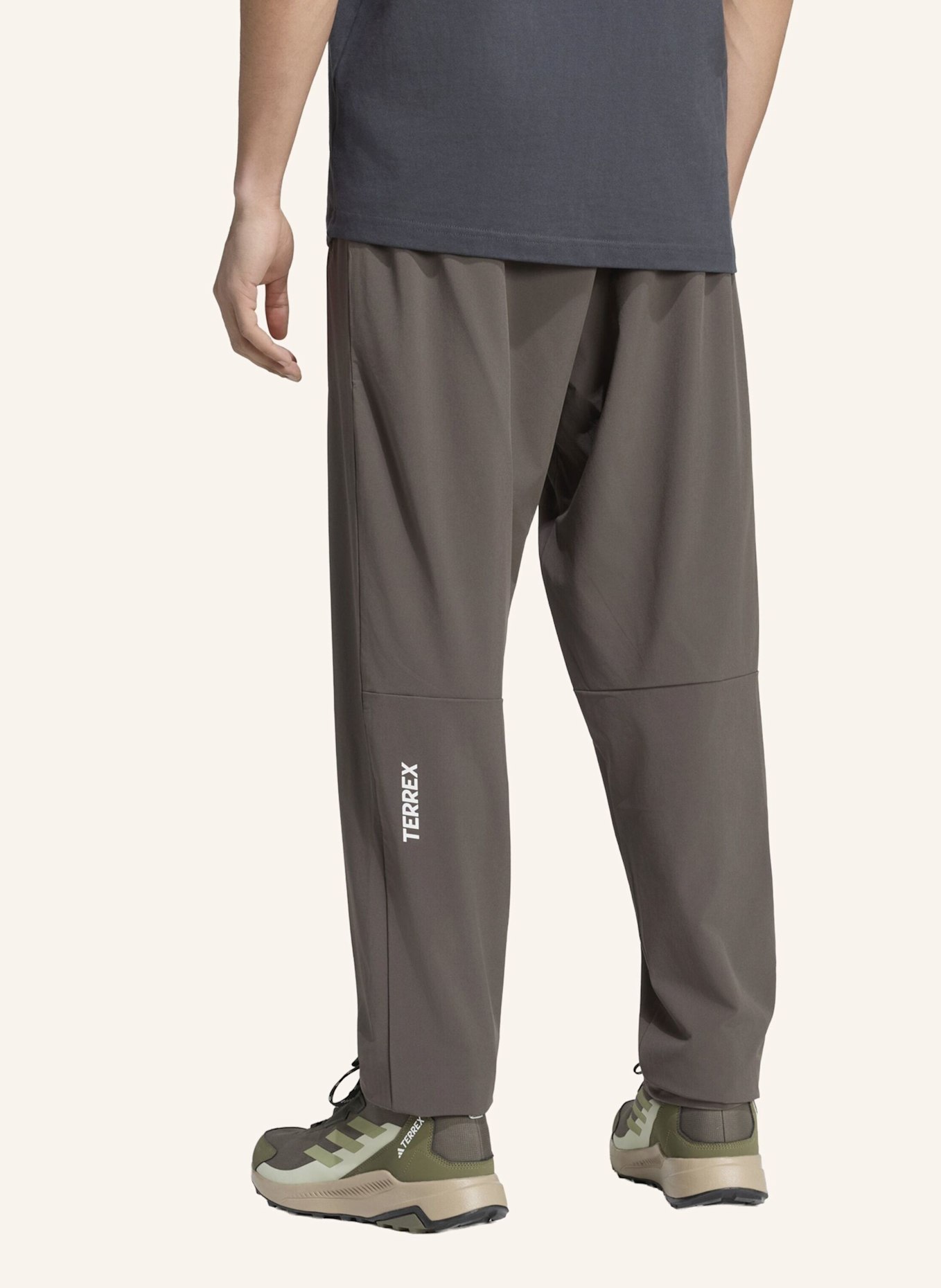 adidas TERREX TERREX MULTI ESSENTIALS STRETCH HOSE: GRÜN