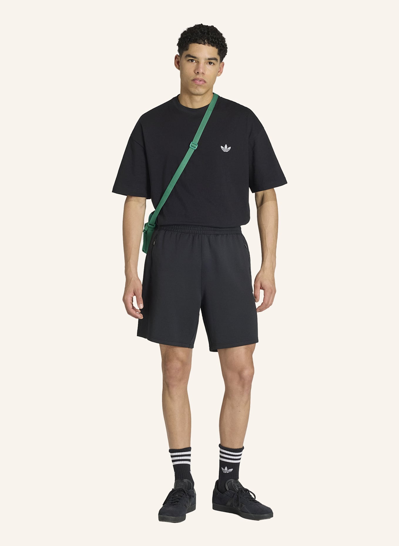 adidas Originals TREFOIL ESSENTIALS SPACER SHORTS: SCHWARZ