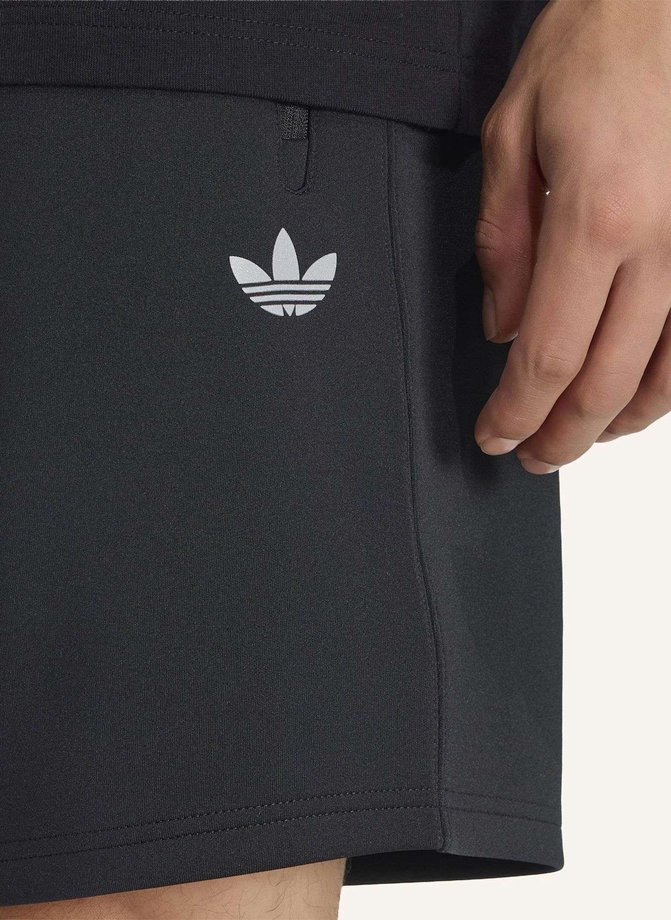 adidas Originals TREFOIL ESSENTIALS SPACER SHORTS: SCHWARZ