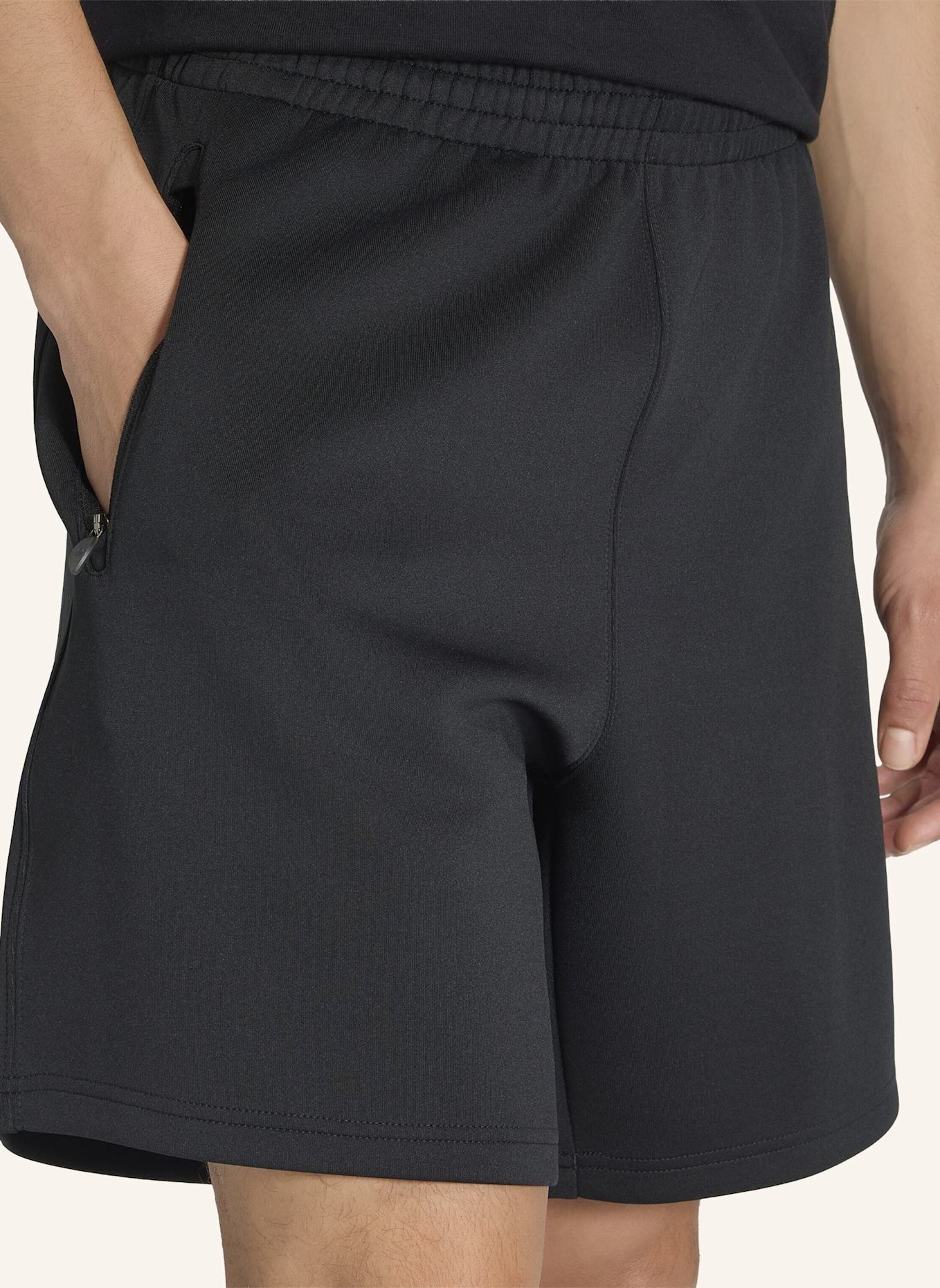 adidas Originals TREFOIL ESSENTIALS SPACER SHORTS: SCHWARZ