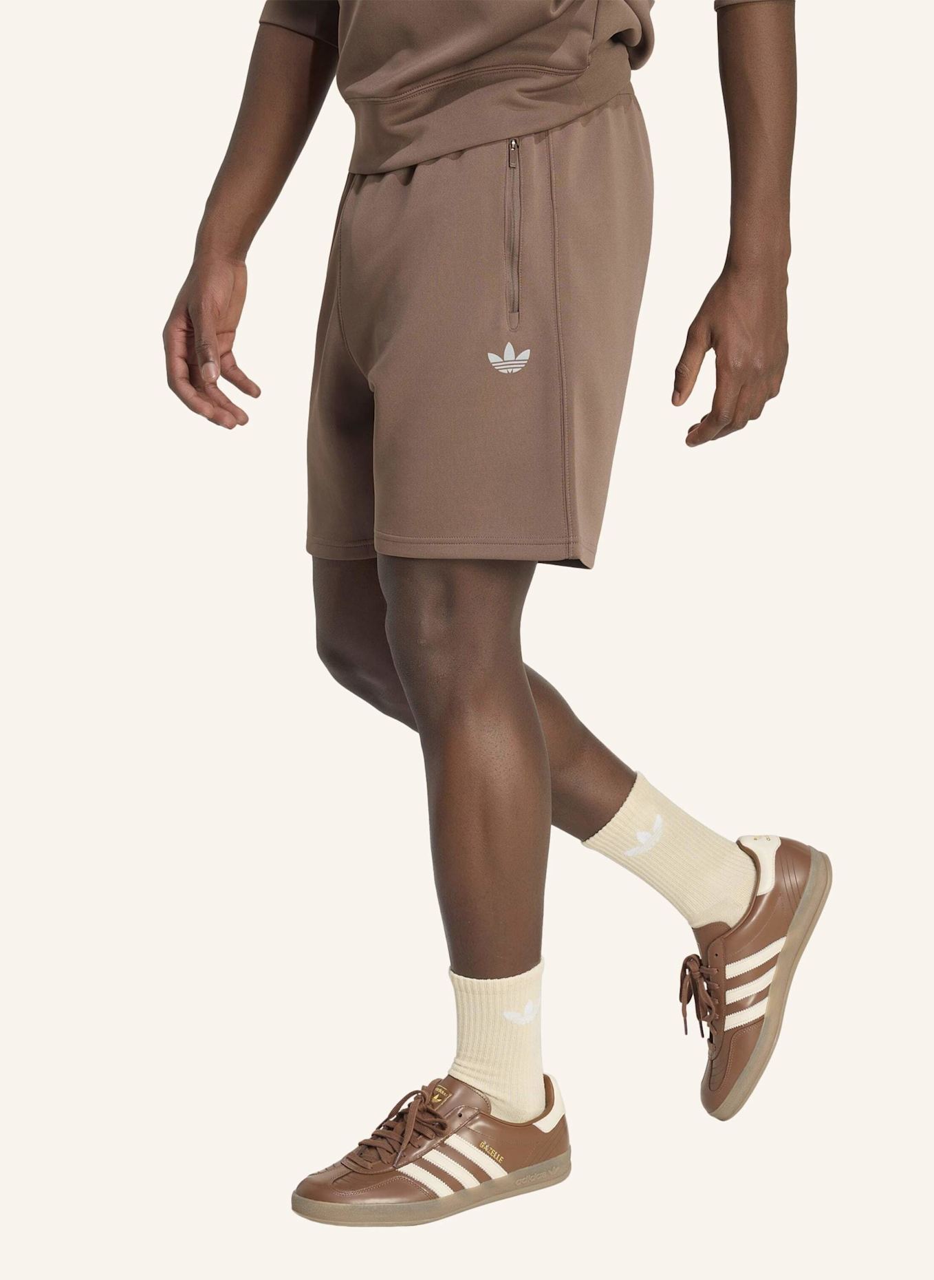 adidas Originals TREFOIL ESSENTIALS SPACER SHORTS: BRAUN