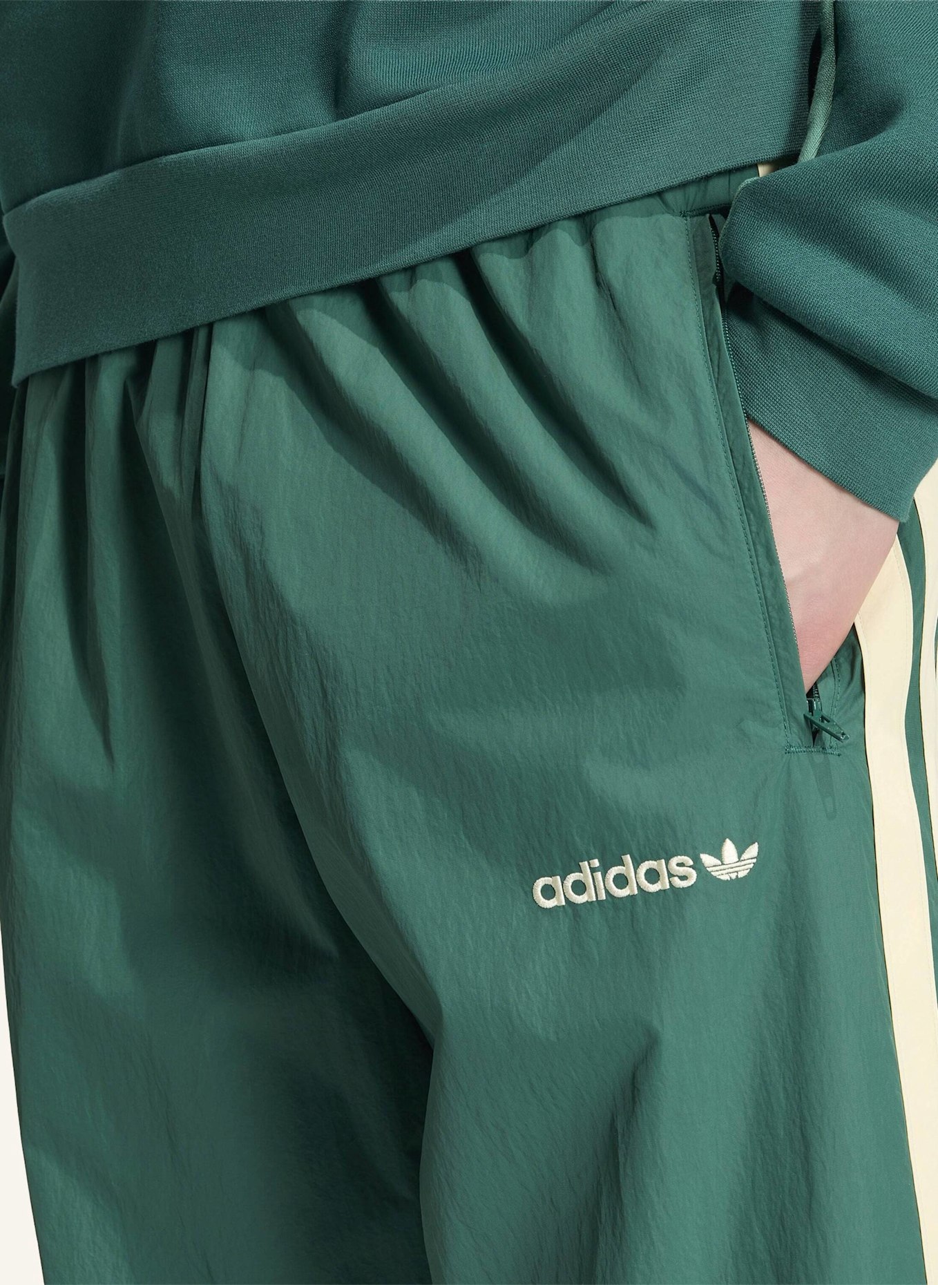 adidas Originals CUTLINE TRAININGSHOSE: GRÜN