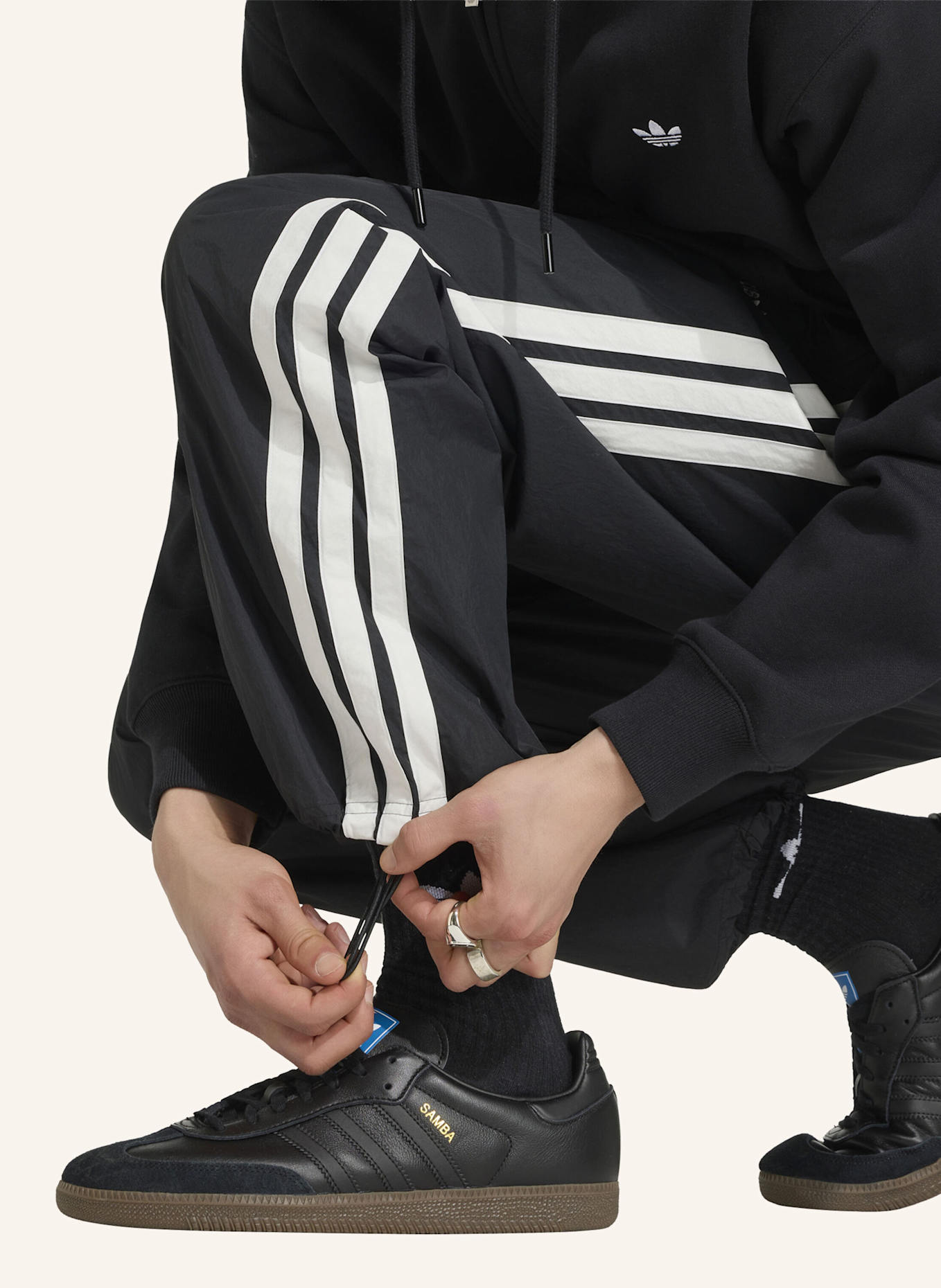 adidas Originals CUTLINE TRAININGSHOSE: SCHWARZ