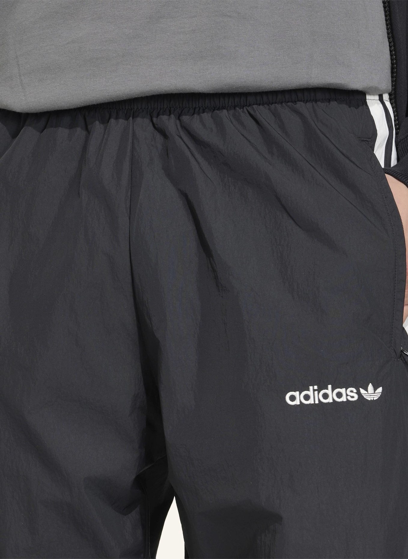adidas Originals CUTLINE TRAININGSHOSE: SCHWARZ