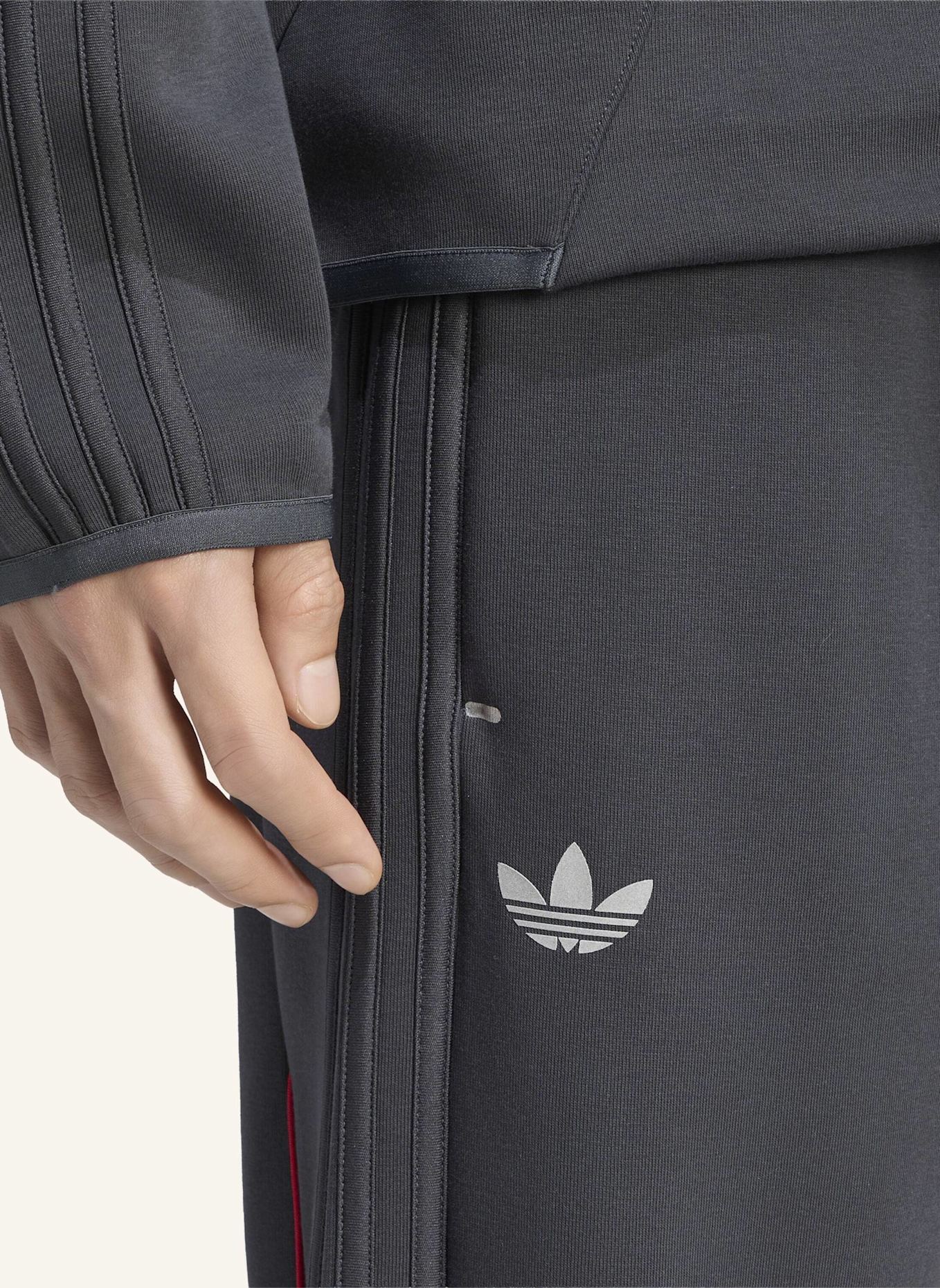 adidas Originals LFC SPACER TEAMGEIST 26 TRAININGSHOSE: GRAU