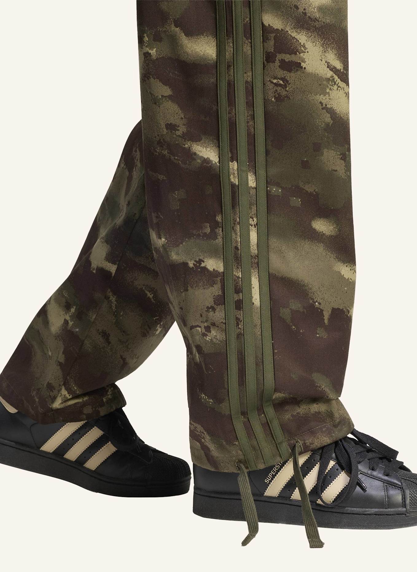 adidas Originals OVERSIZE-CARGOHOSE: SCHWARZ