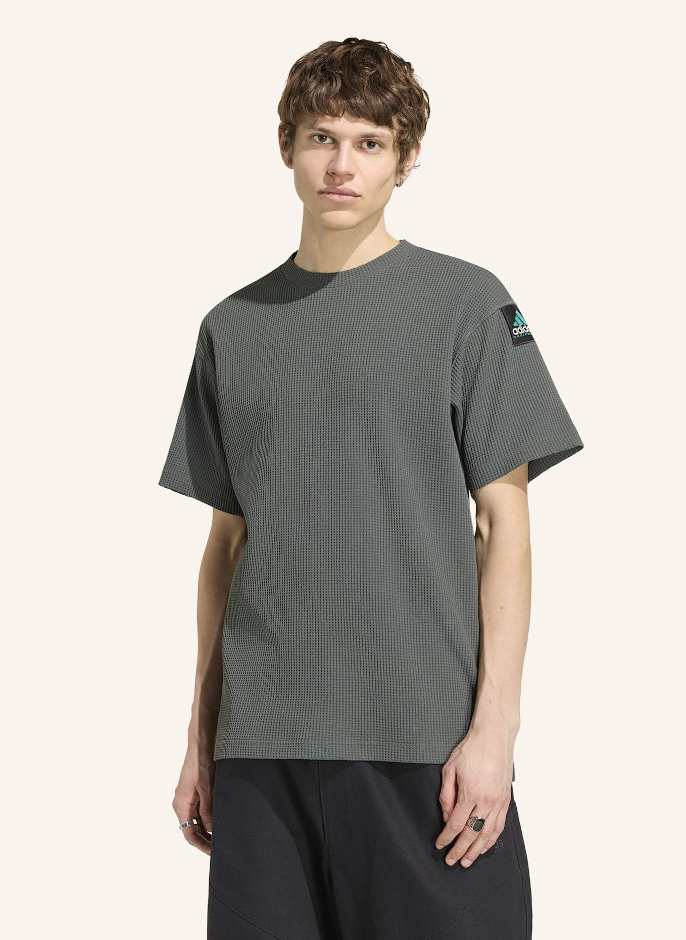 adidas Originals ADIDAS EQUIPMENT T-SHIRT, KURZÄRMLIG, WABENSTRUKTUR: SCHWARZ