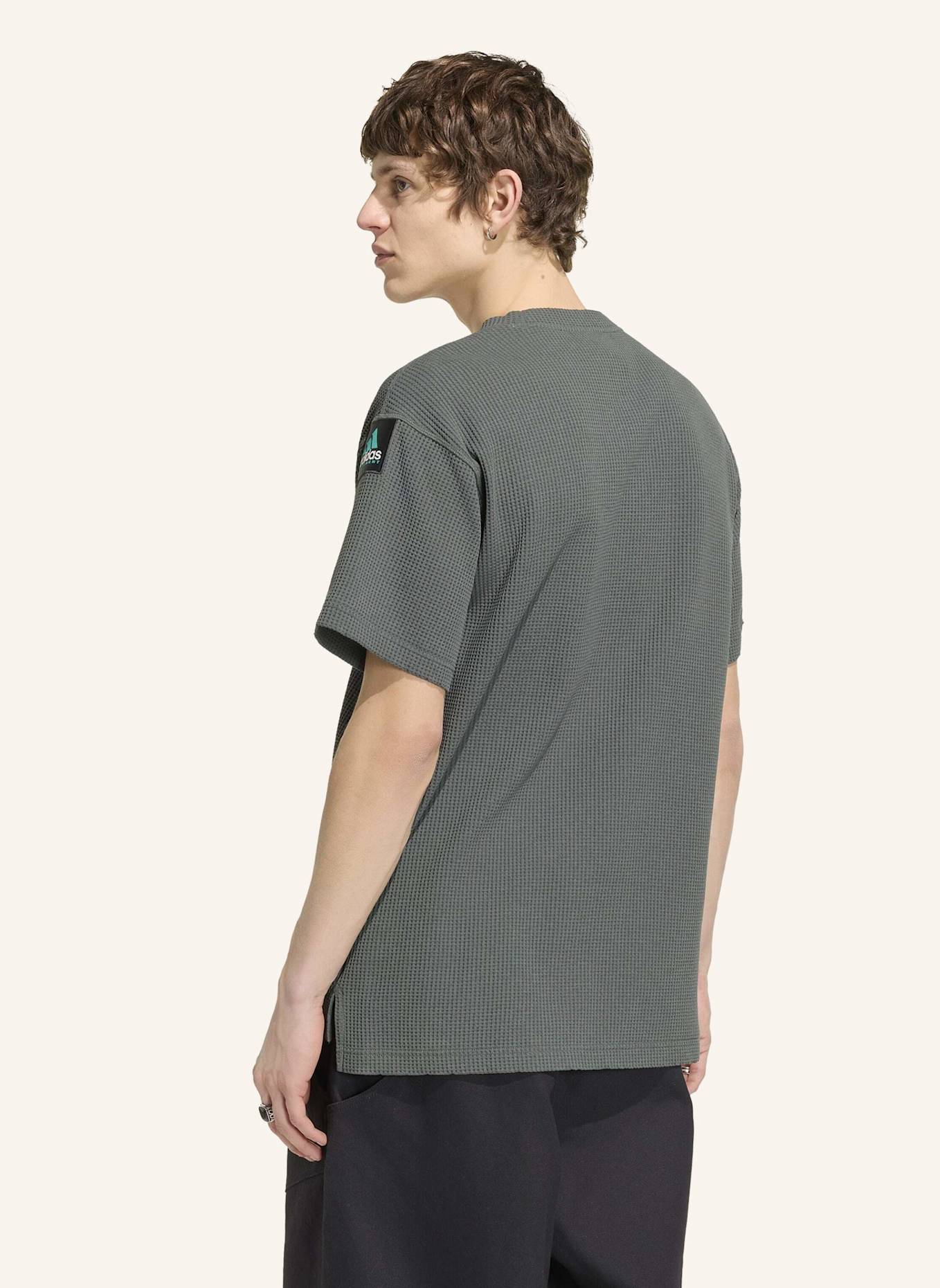 adidas Originals ADIDAS EQUIPMENT T-SHIRT, KURZÄRMLIG, WABENSTRUKTUR: SCHWARZ