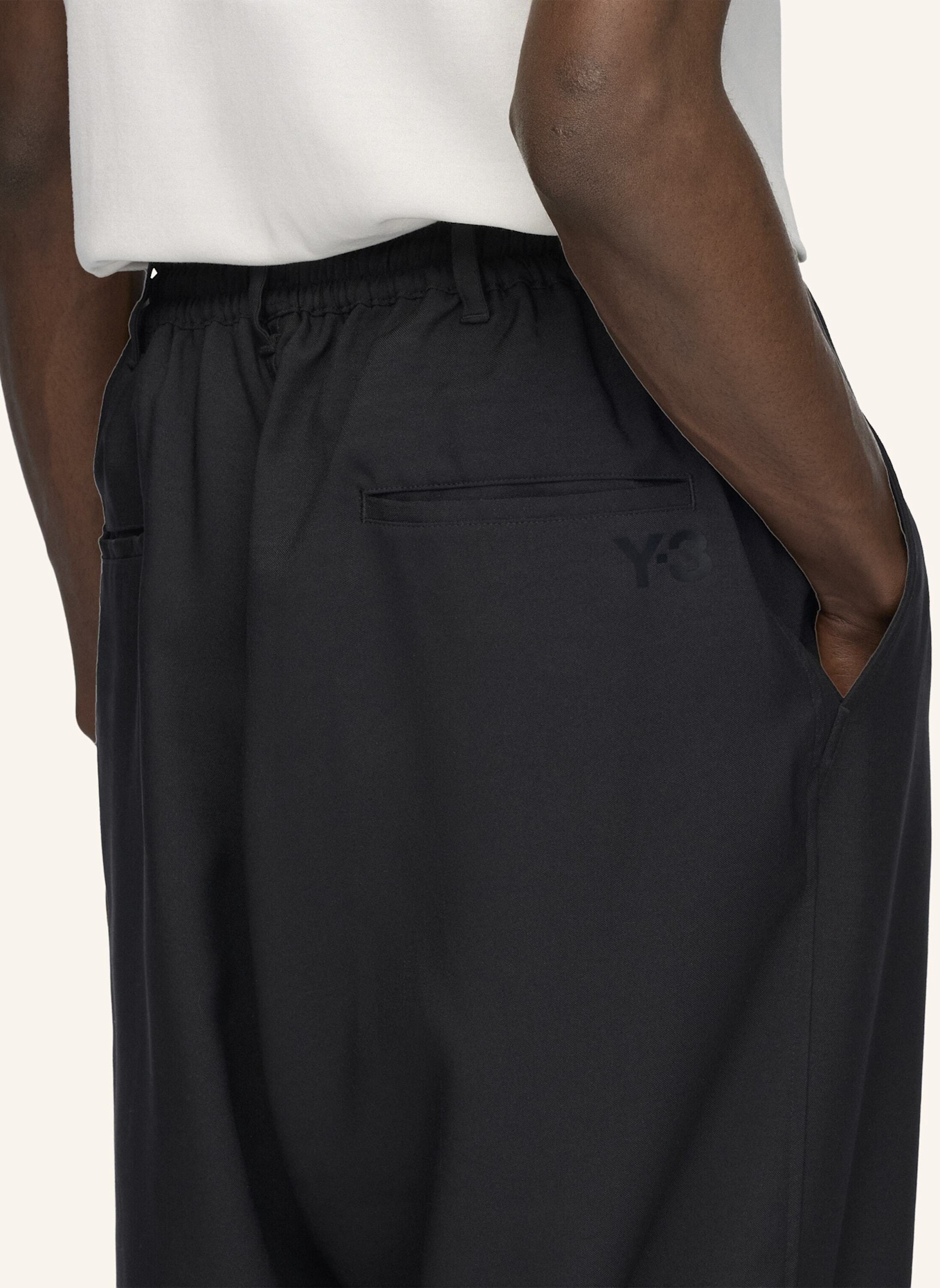 Y-3 Y-3 SPORT UNIFORM BOX HOSE MIT FALTEN: SCHWARZ