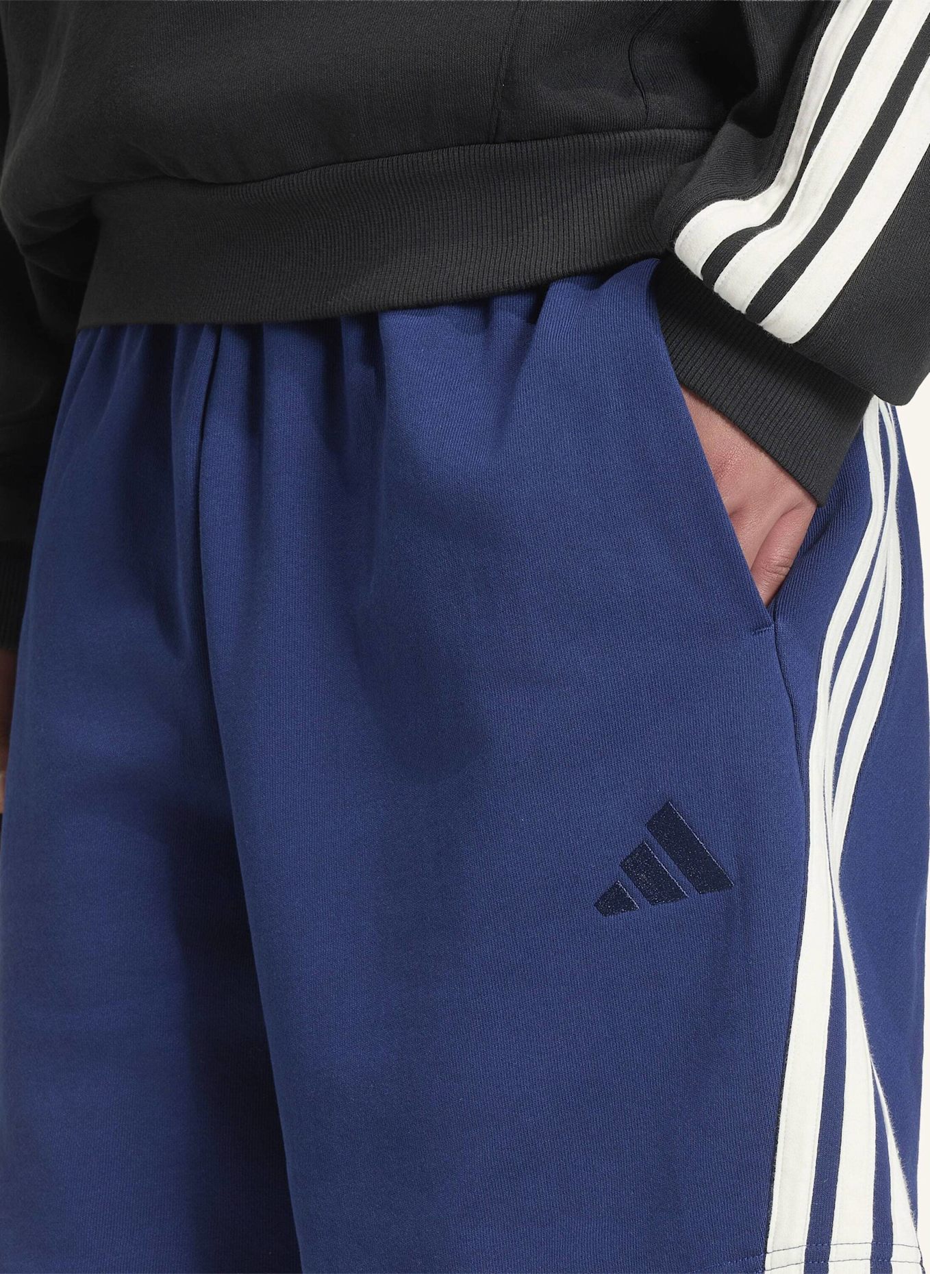 adidas ADIDAS KIT 3-STREIFEN SHORTS: BLAU