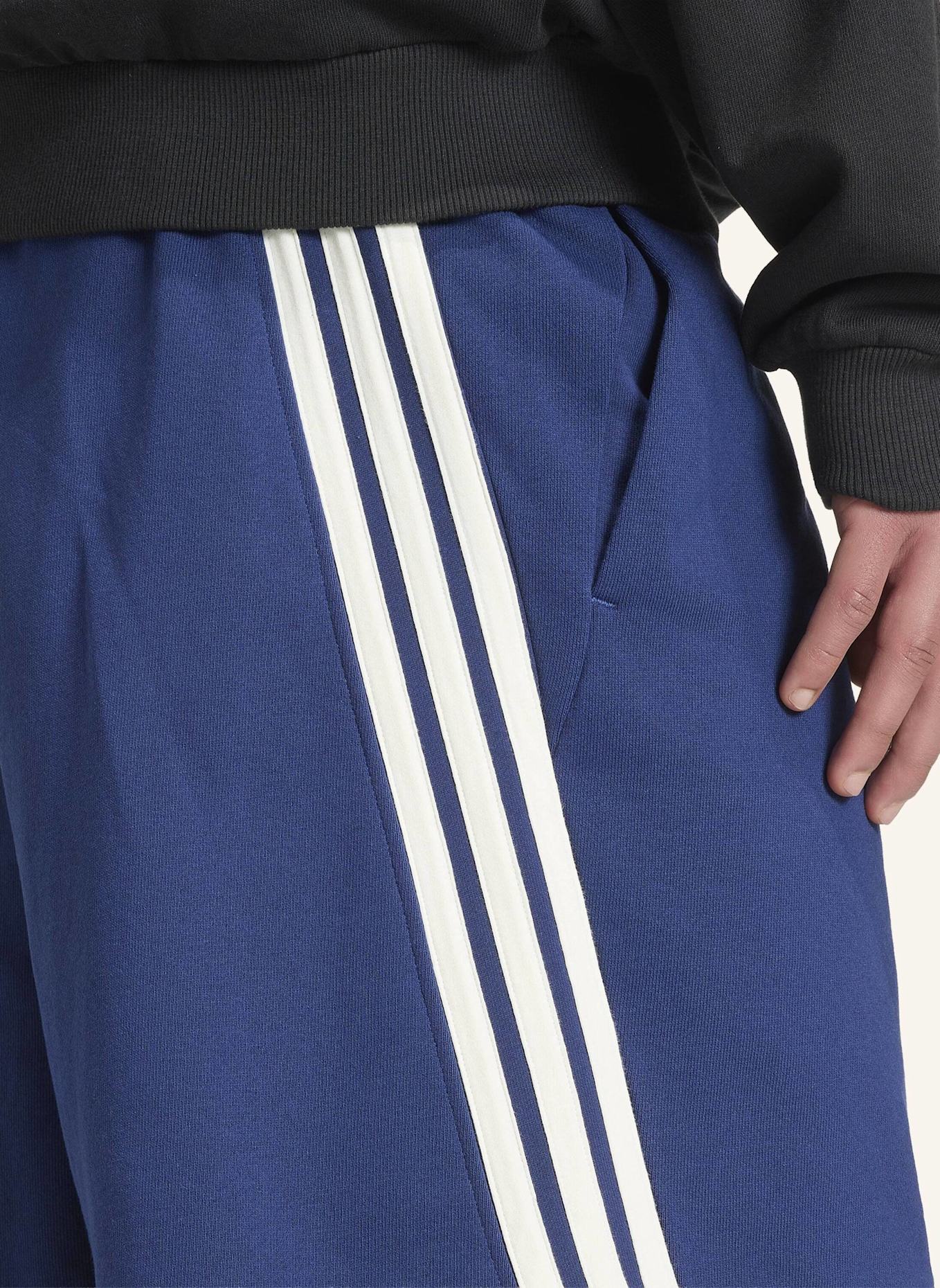adidas ADIDAS KIT 3-STREIFEN SHORTS: BLAU