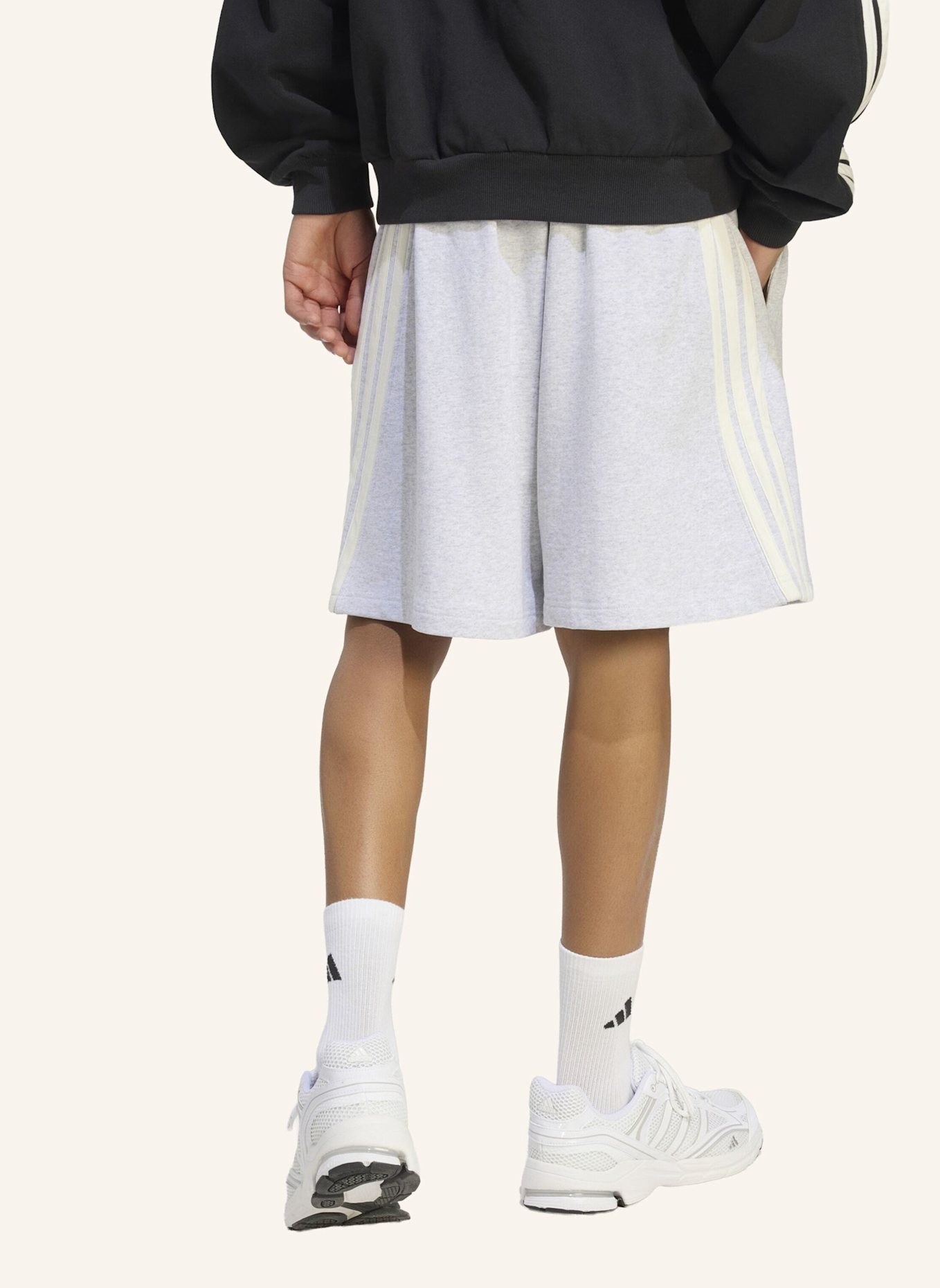 adidas ADIDAS KIT 3-STREIFEN SHORTS: GRAU/ WEISS