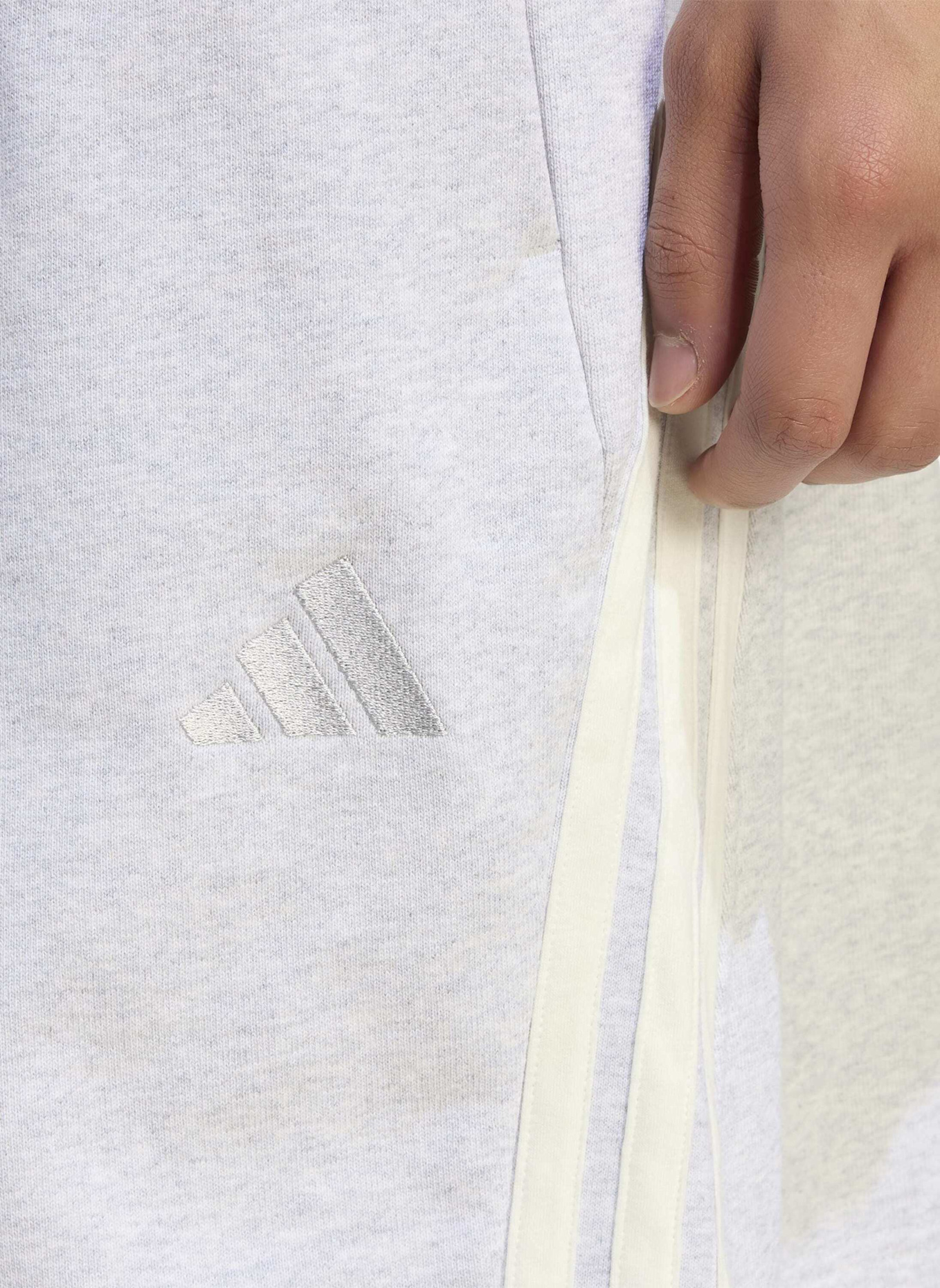 adidas ADIDAS KIT 3-STREIFEN SHORTS: GRAU/ WEISS