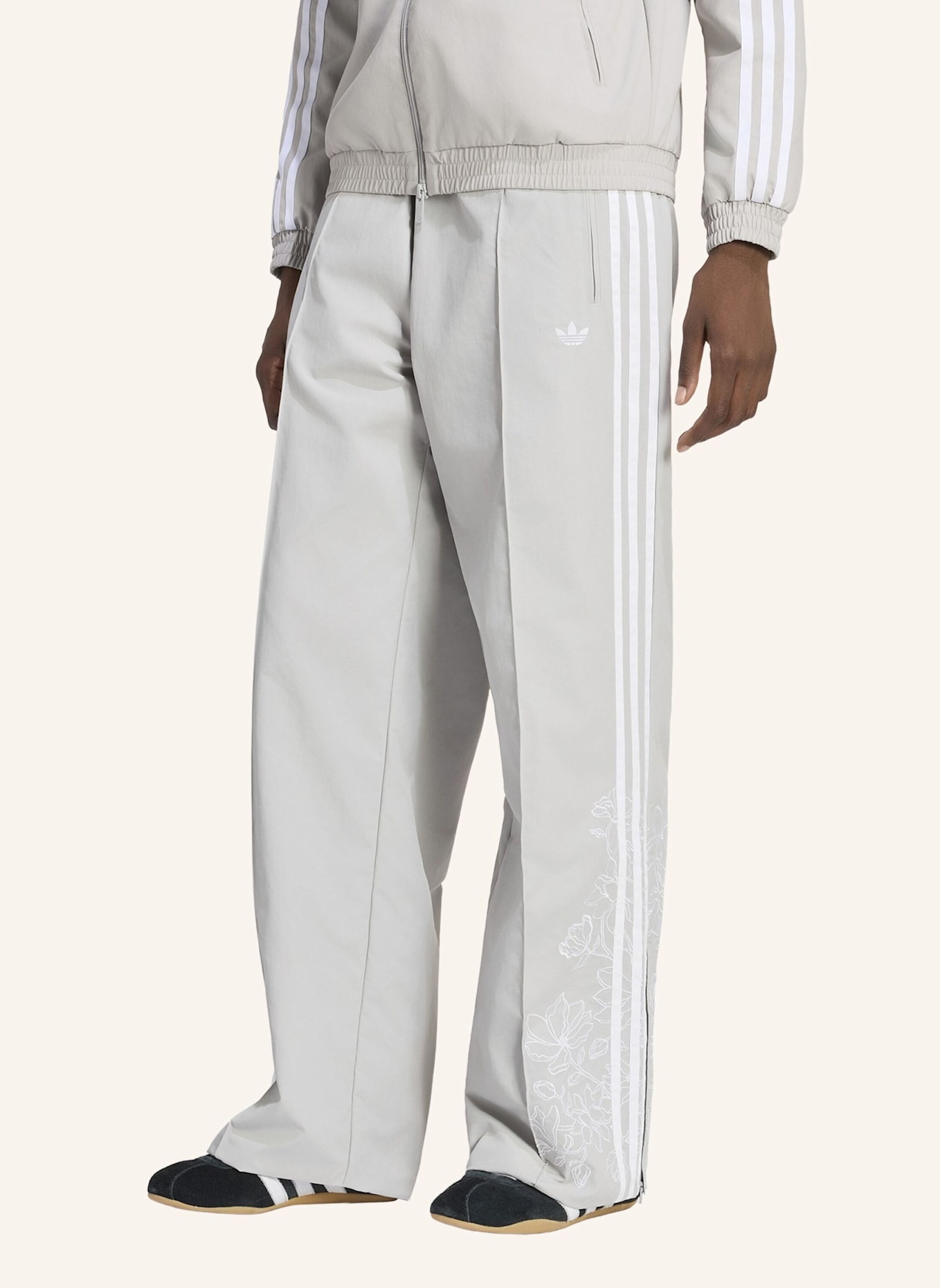 adidas Originals FLORAL GFX FIREBIRD LOOSE TRAININGSHOSE: GRAU